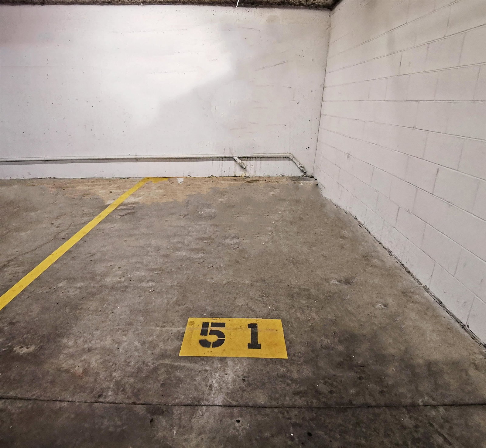 Listing Image 8