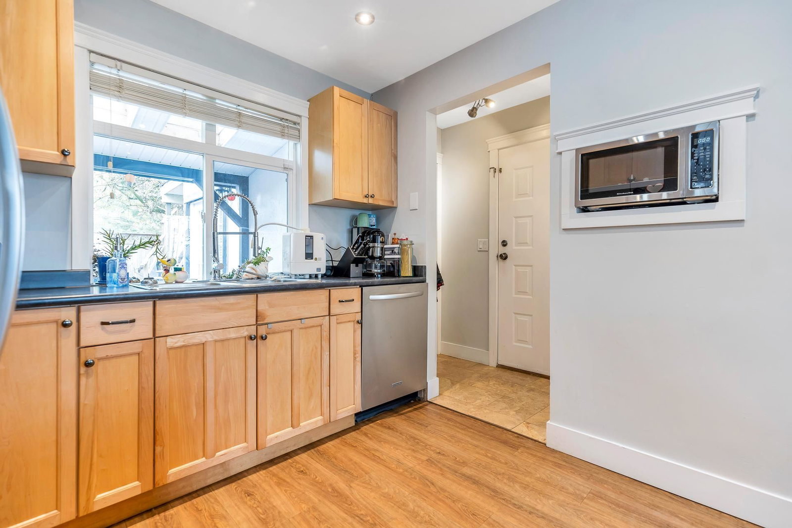 Listing Image 10
