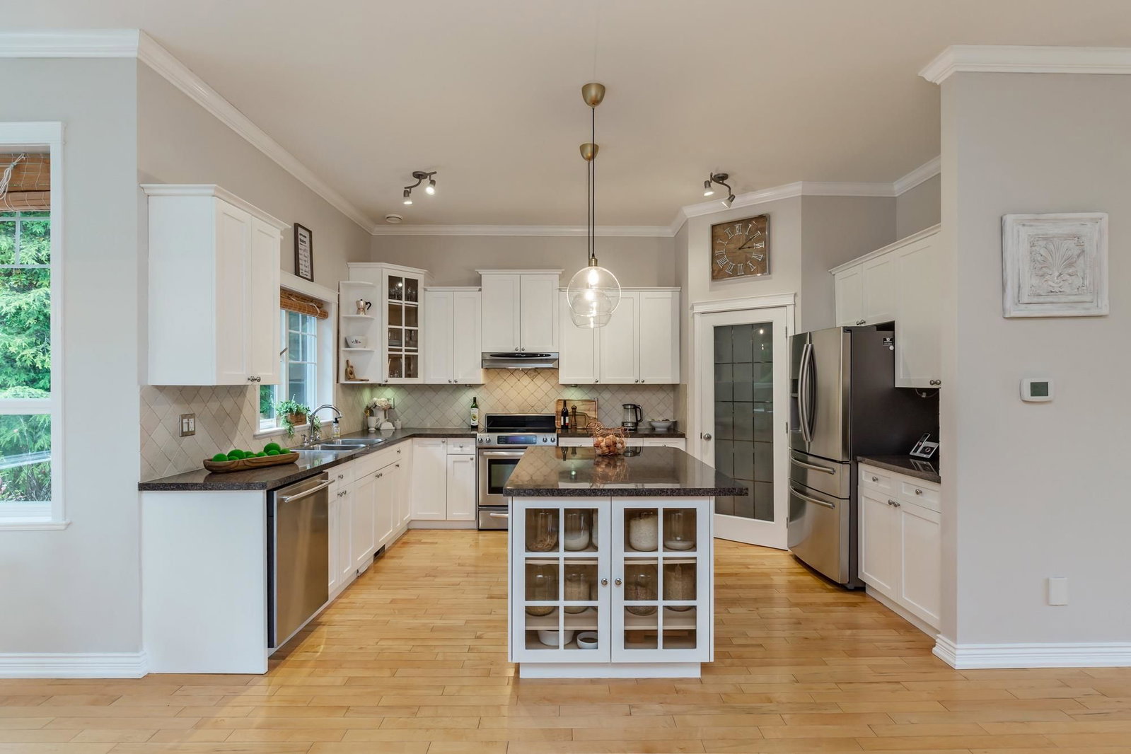Listing Image 15