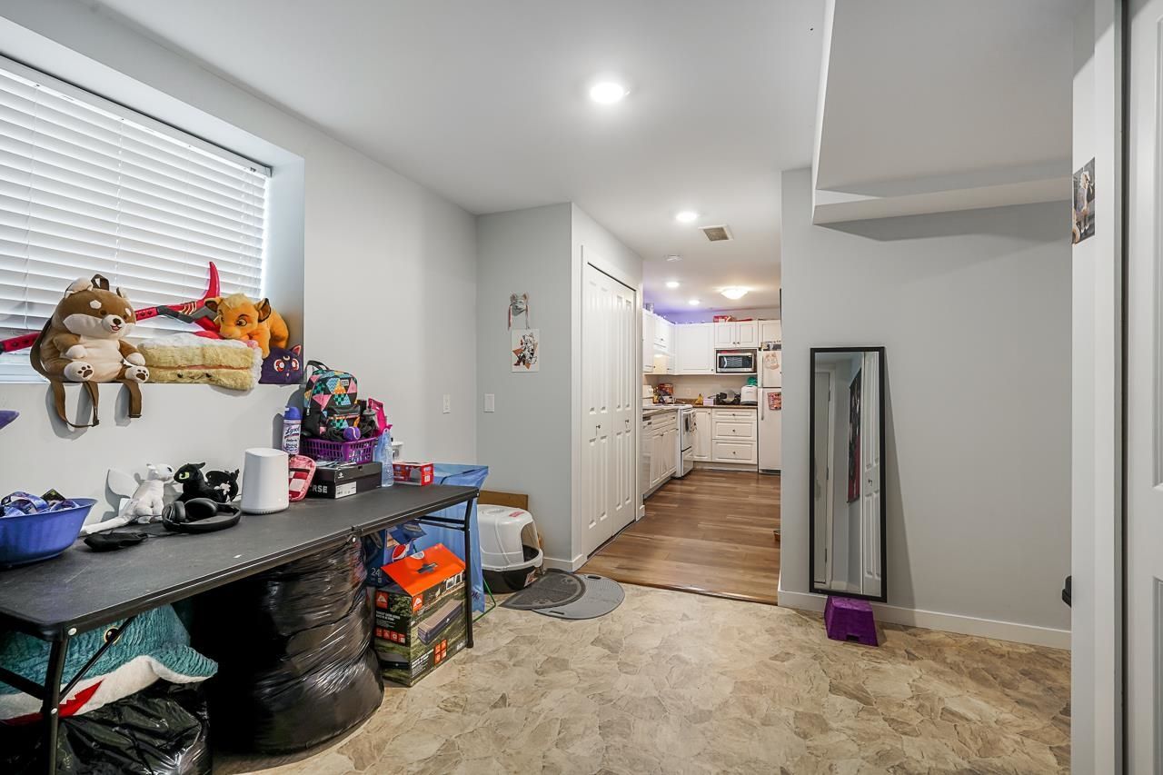 Listing Image 25