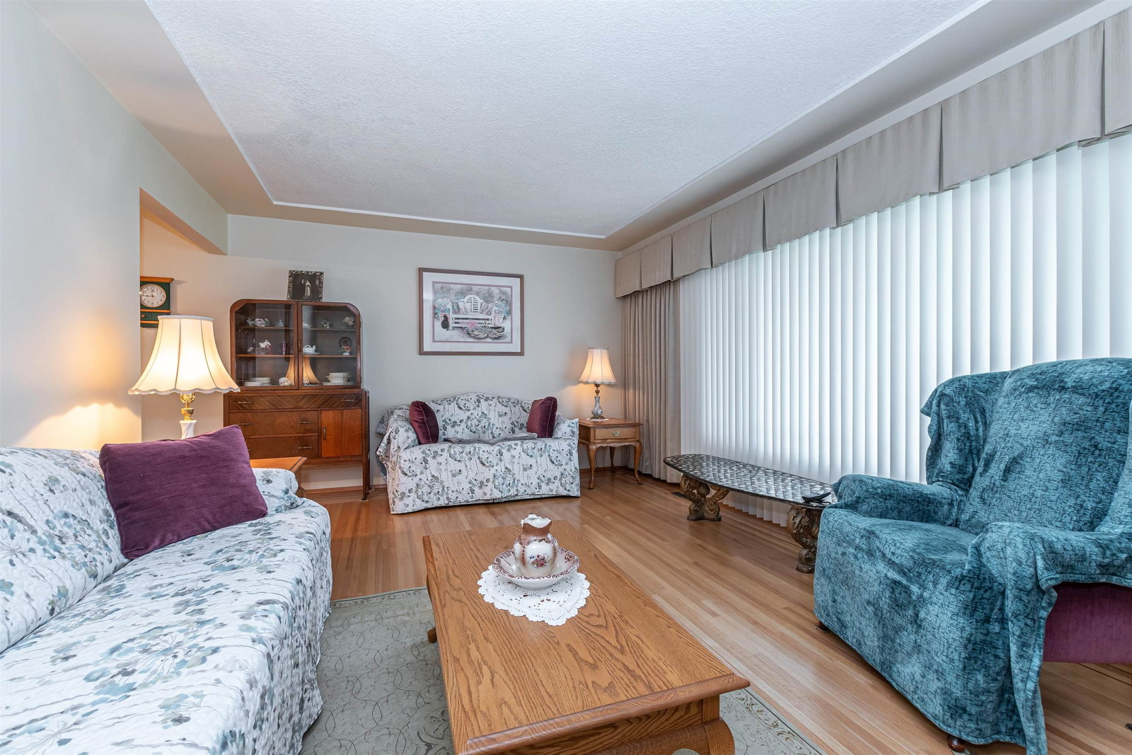 Listing Image 3