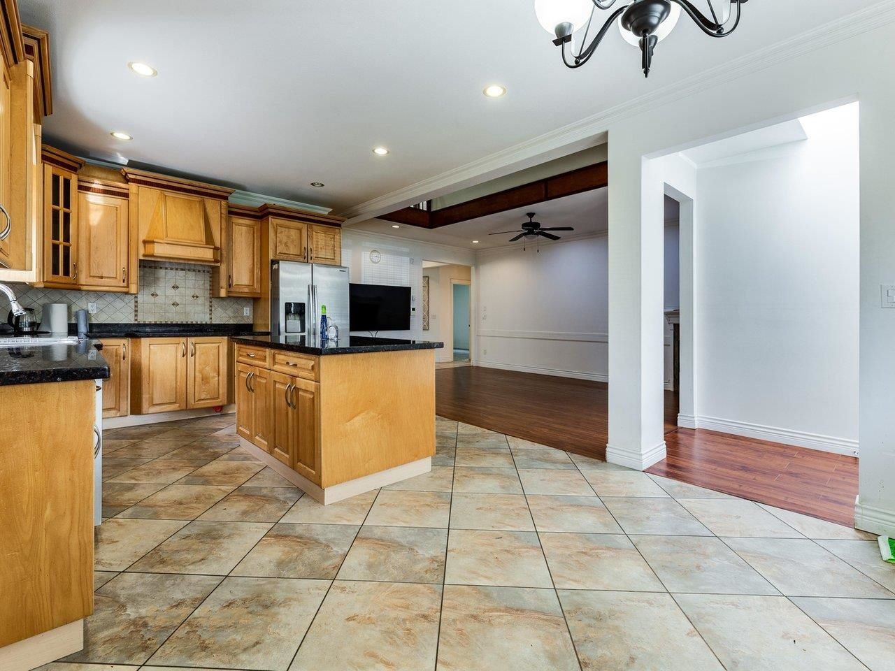 Listing Image 19