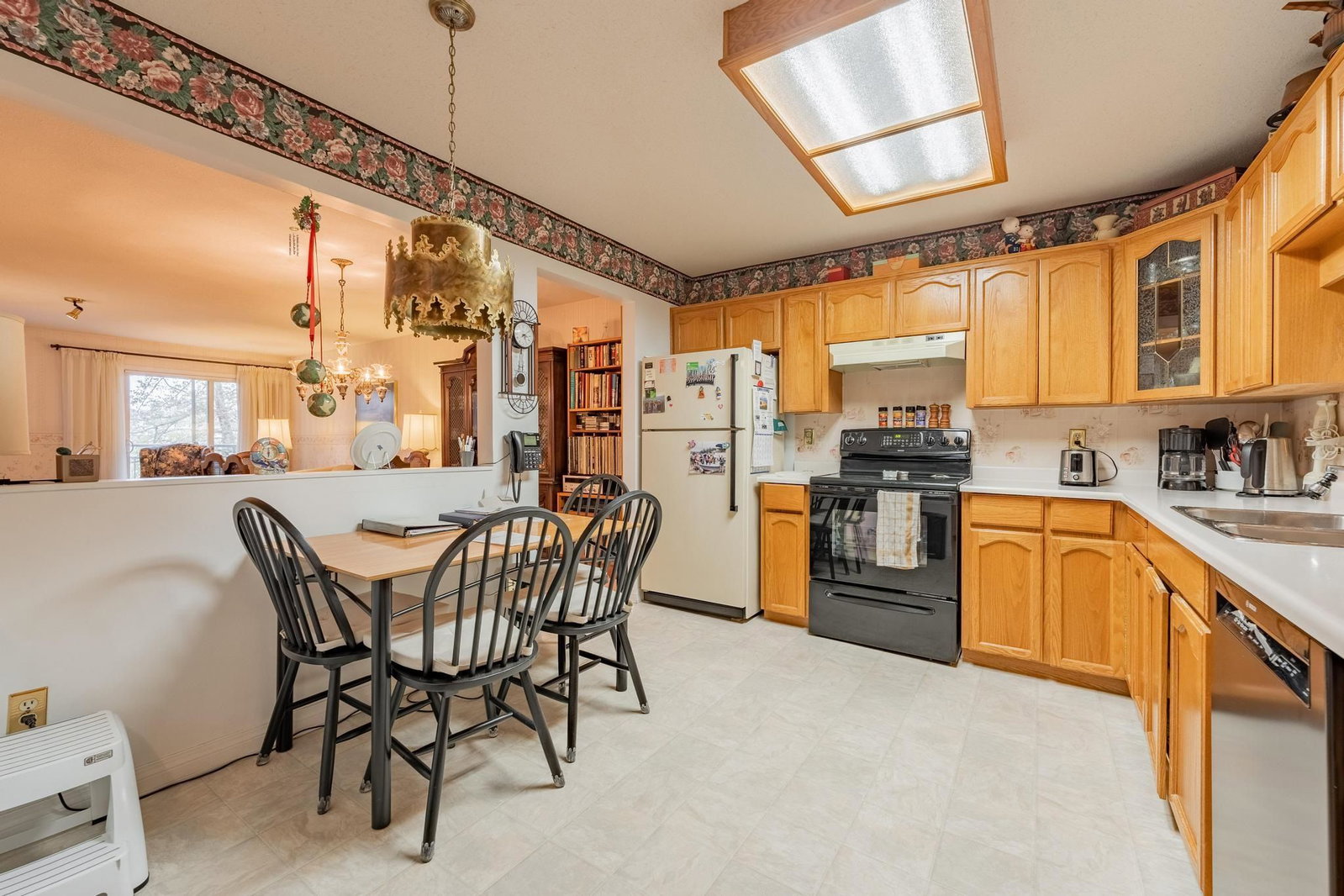 Listing Image 11