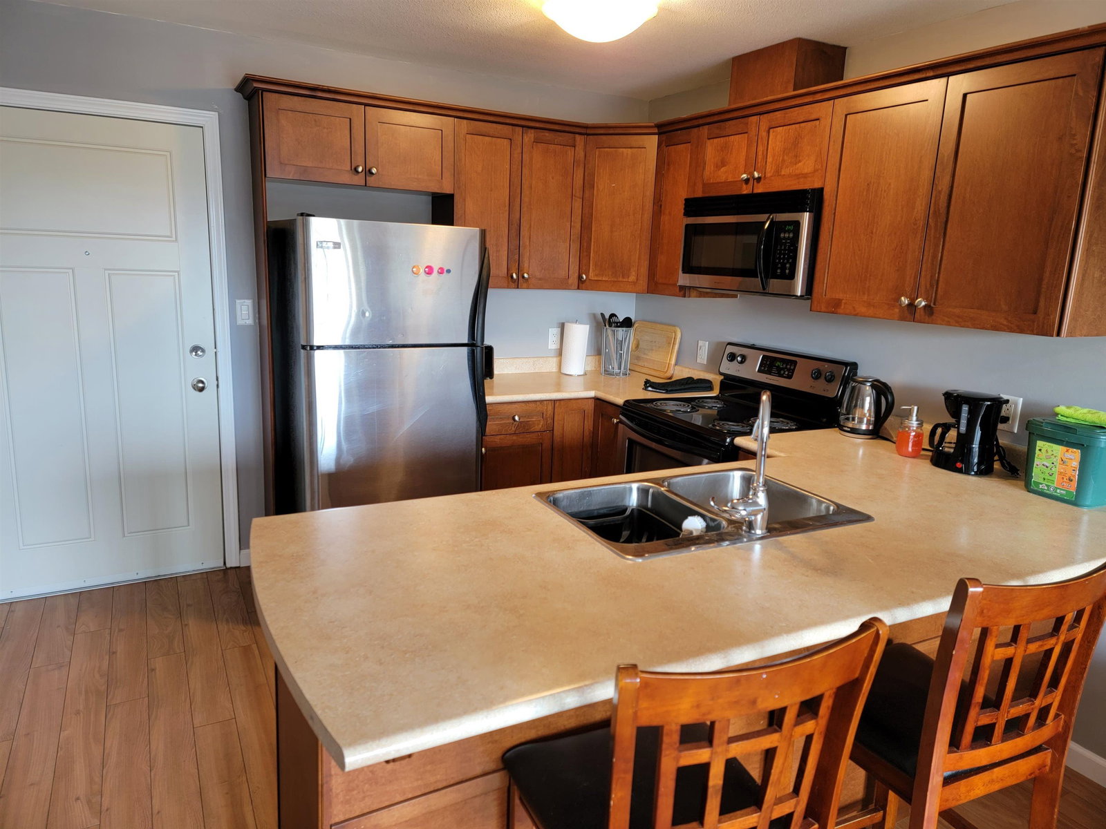 Listing Image 6