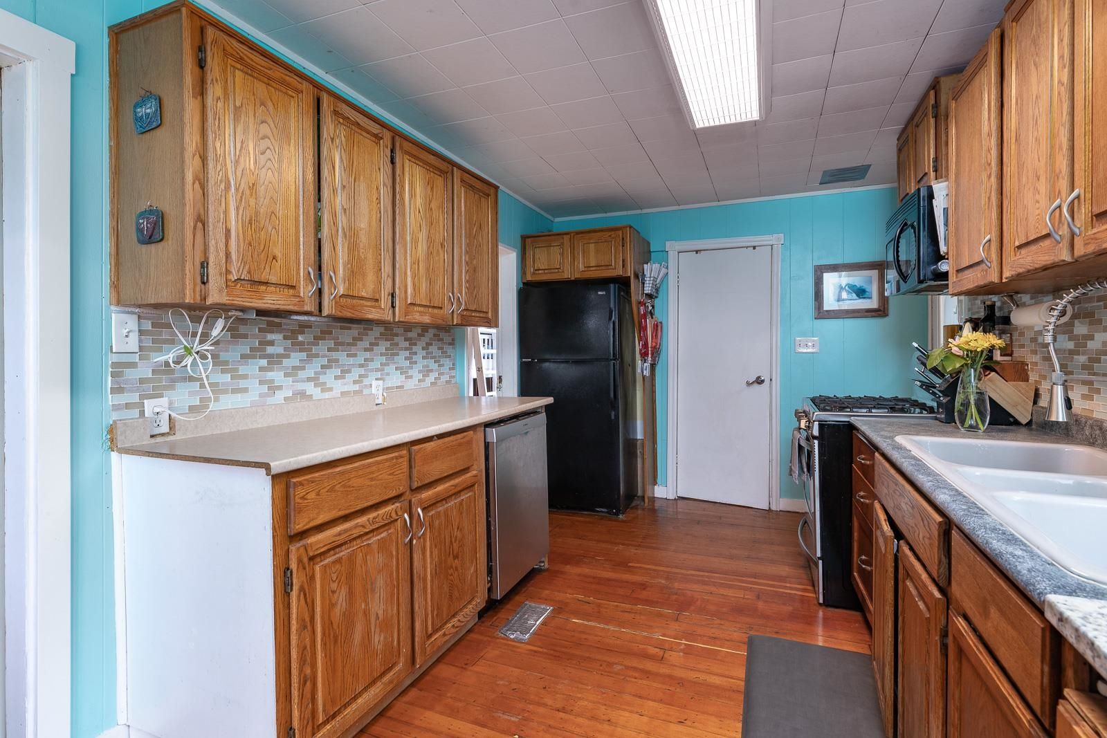 Listing Image 12