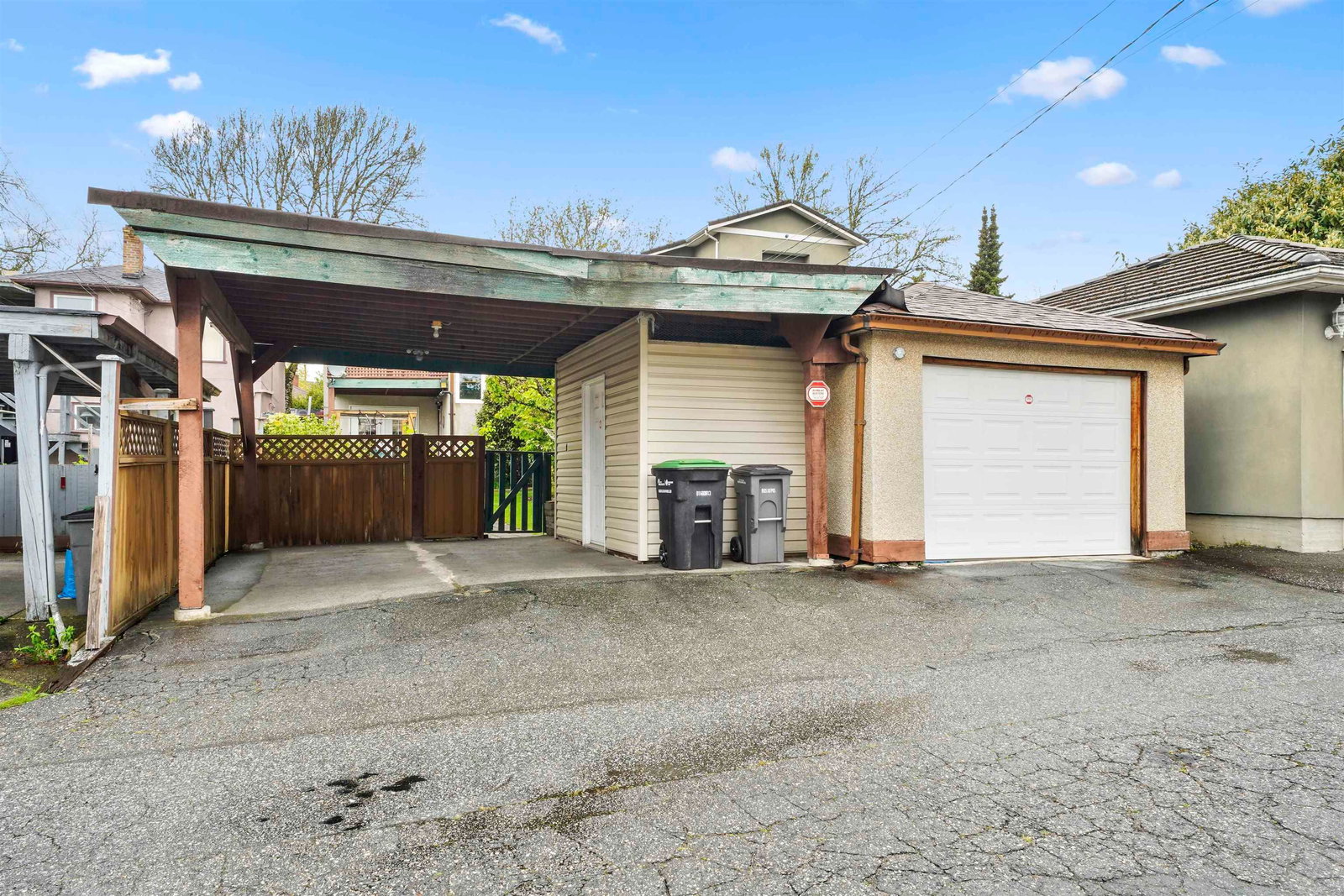 Listing Image 4