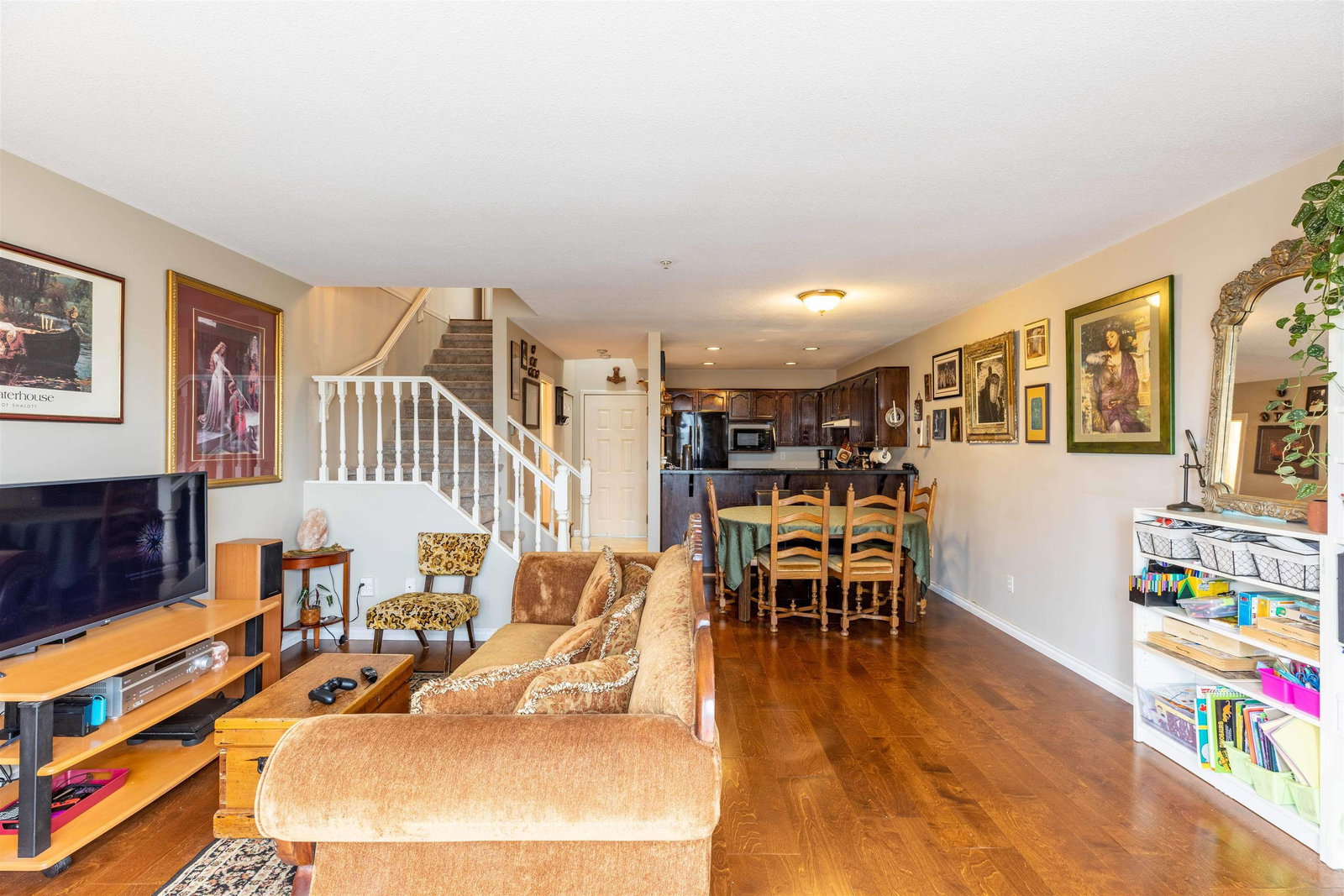 Listing Image 8