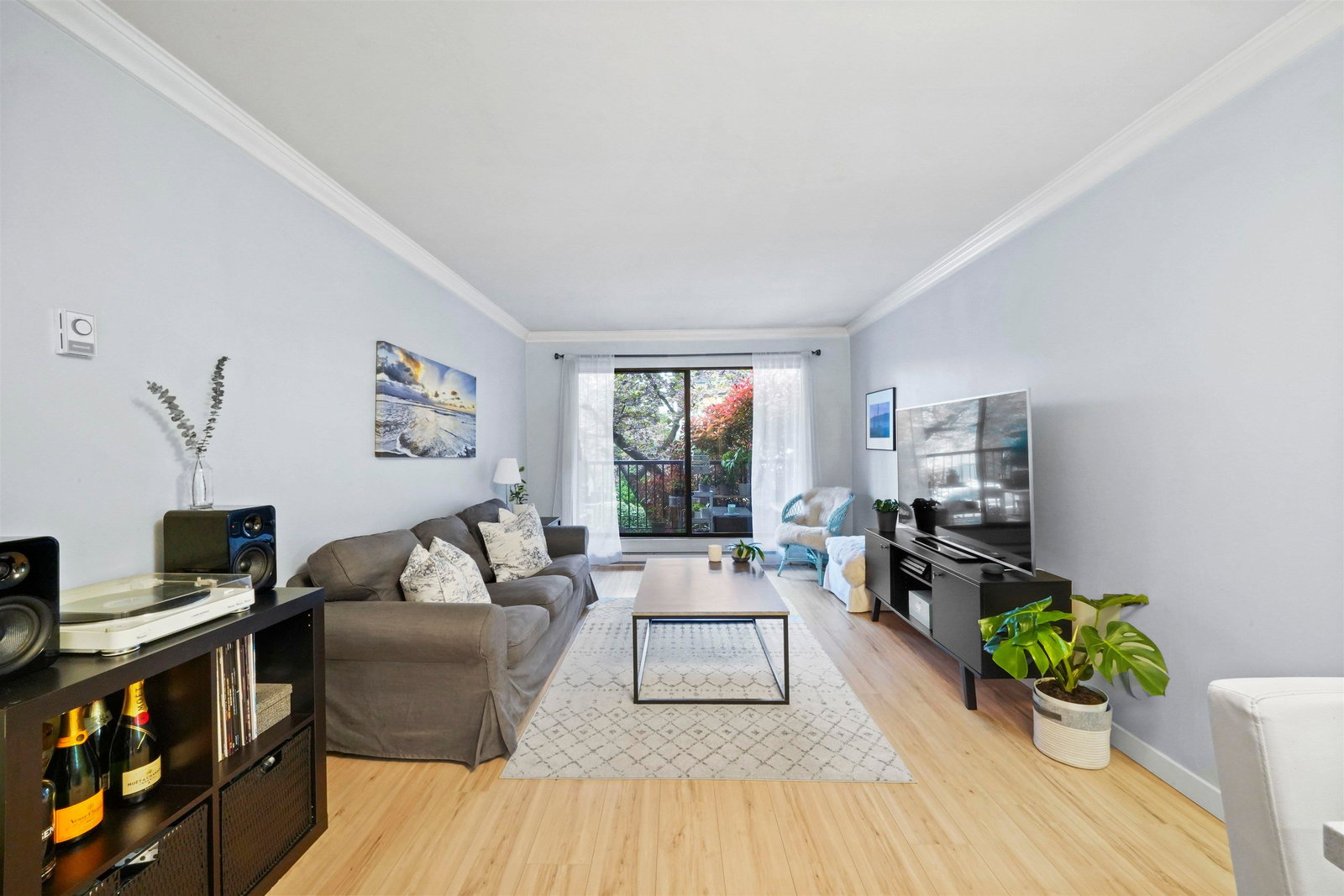 Listing Image 8