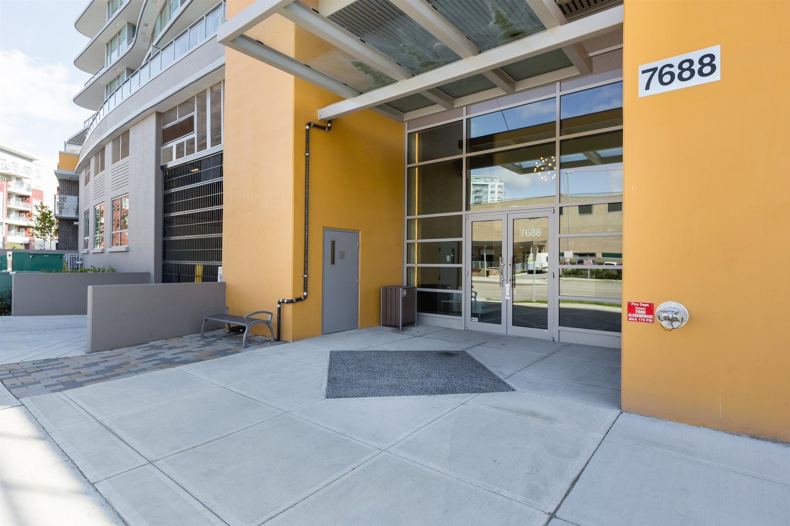 Listing Image 5