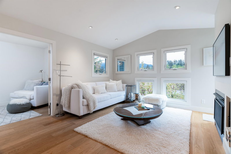 304 - 1528 Bowser Avenue, North Vancouver, V7P 2Y3 | Image 3