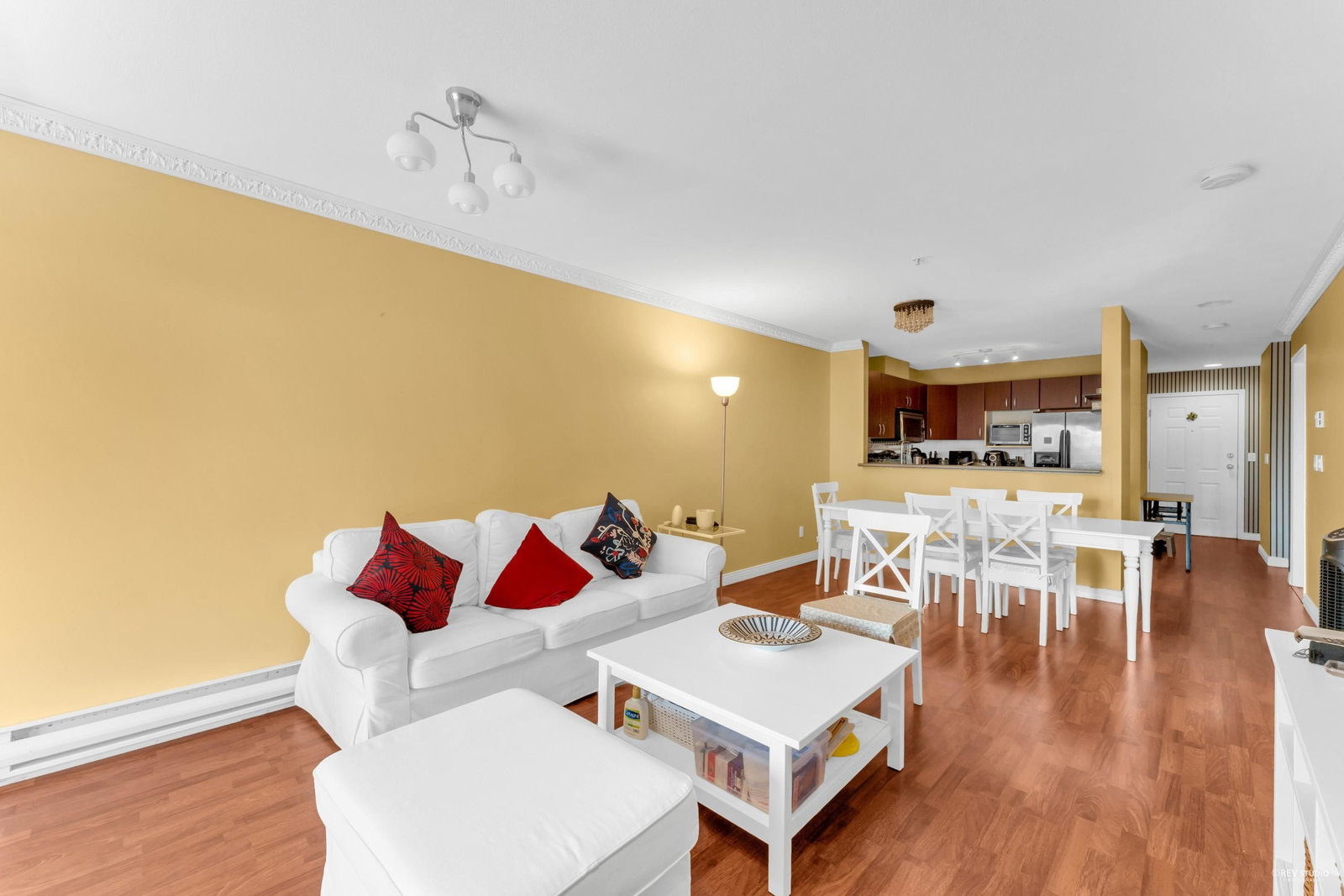 Listing Image 8
