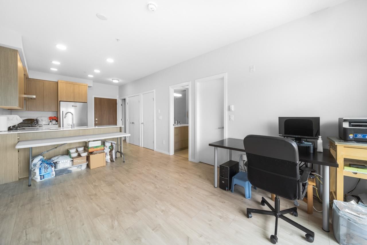 Listing Image 5