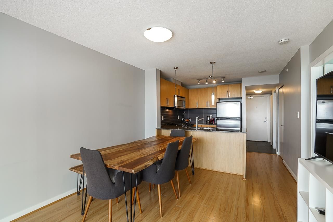 Listing Image 11
