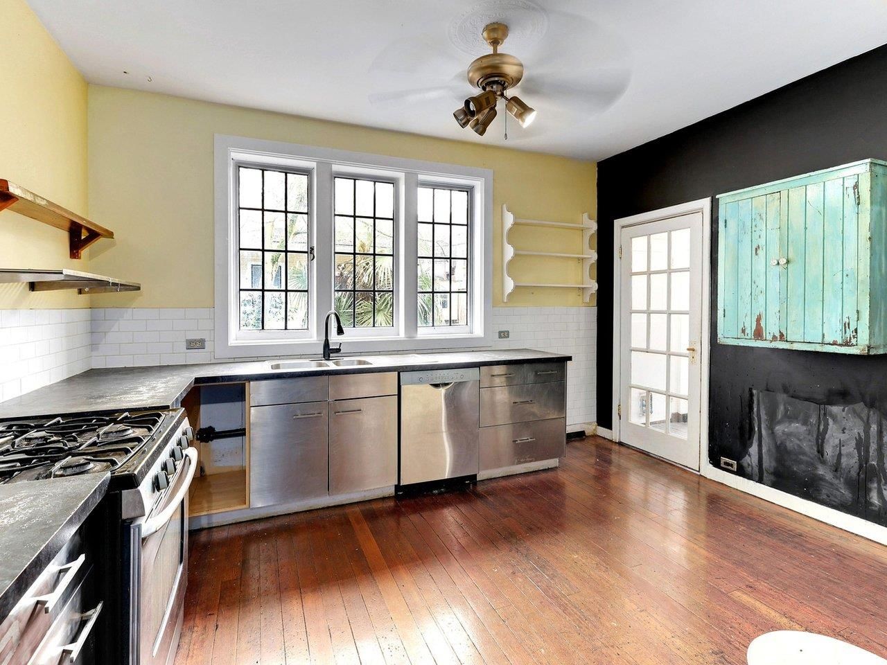 Listing Image 10