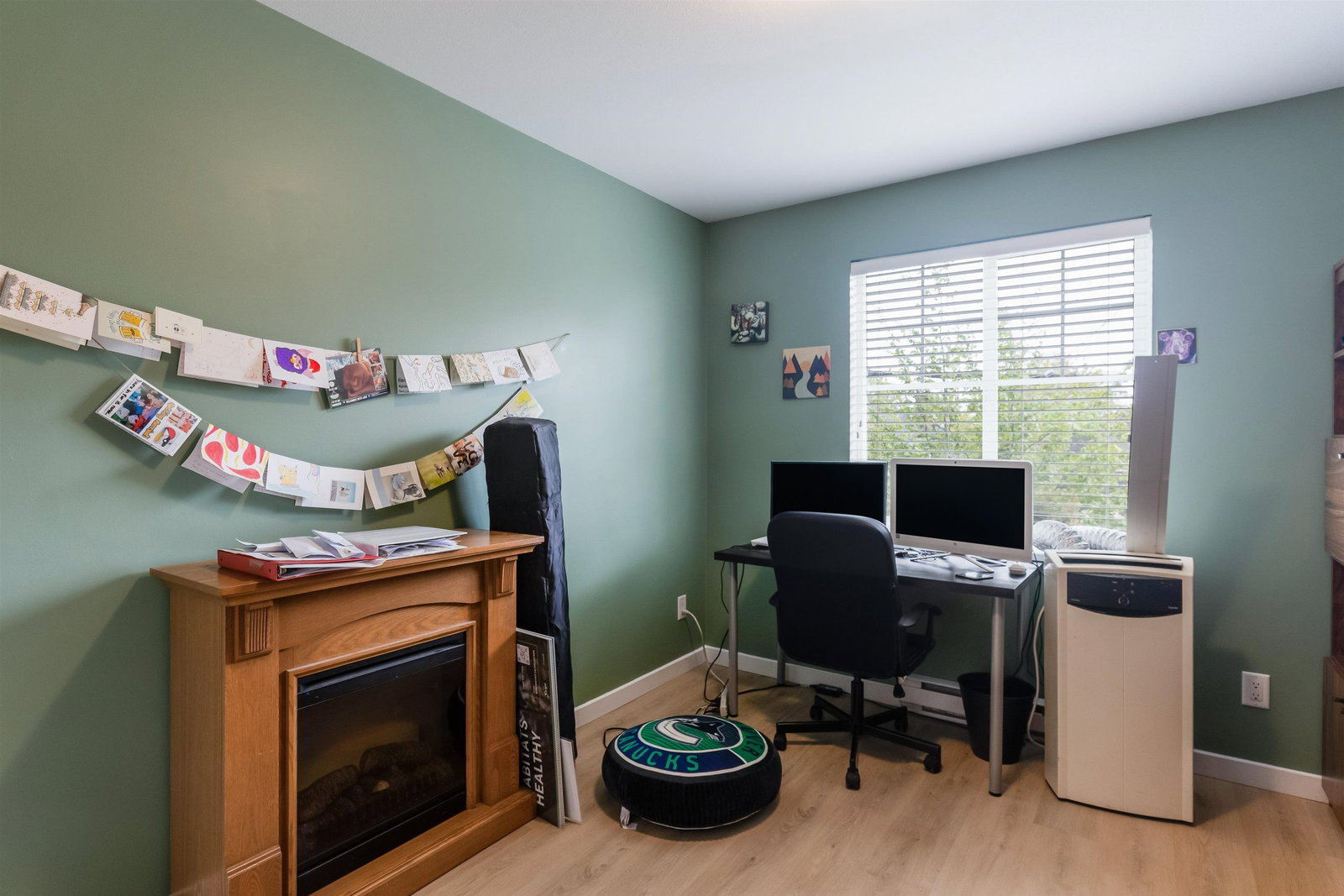 Listing Image 12