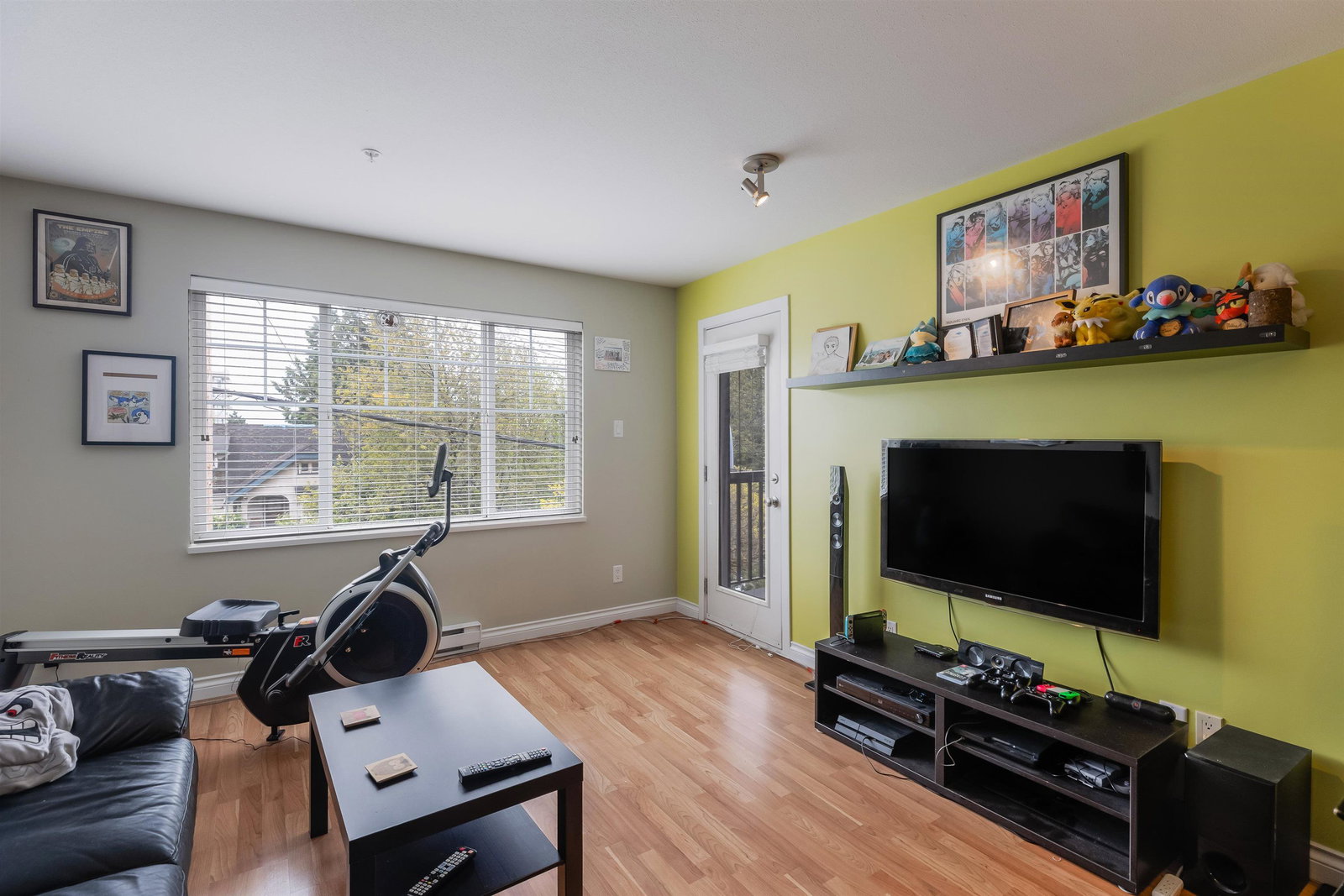 Listing Image 3