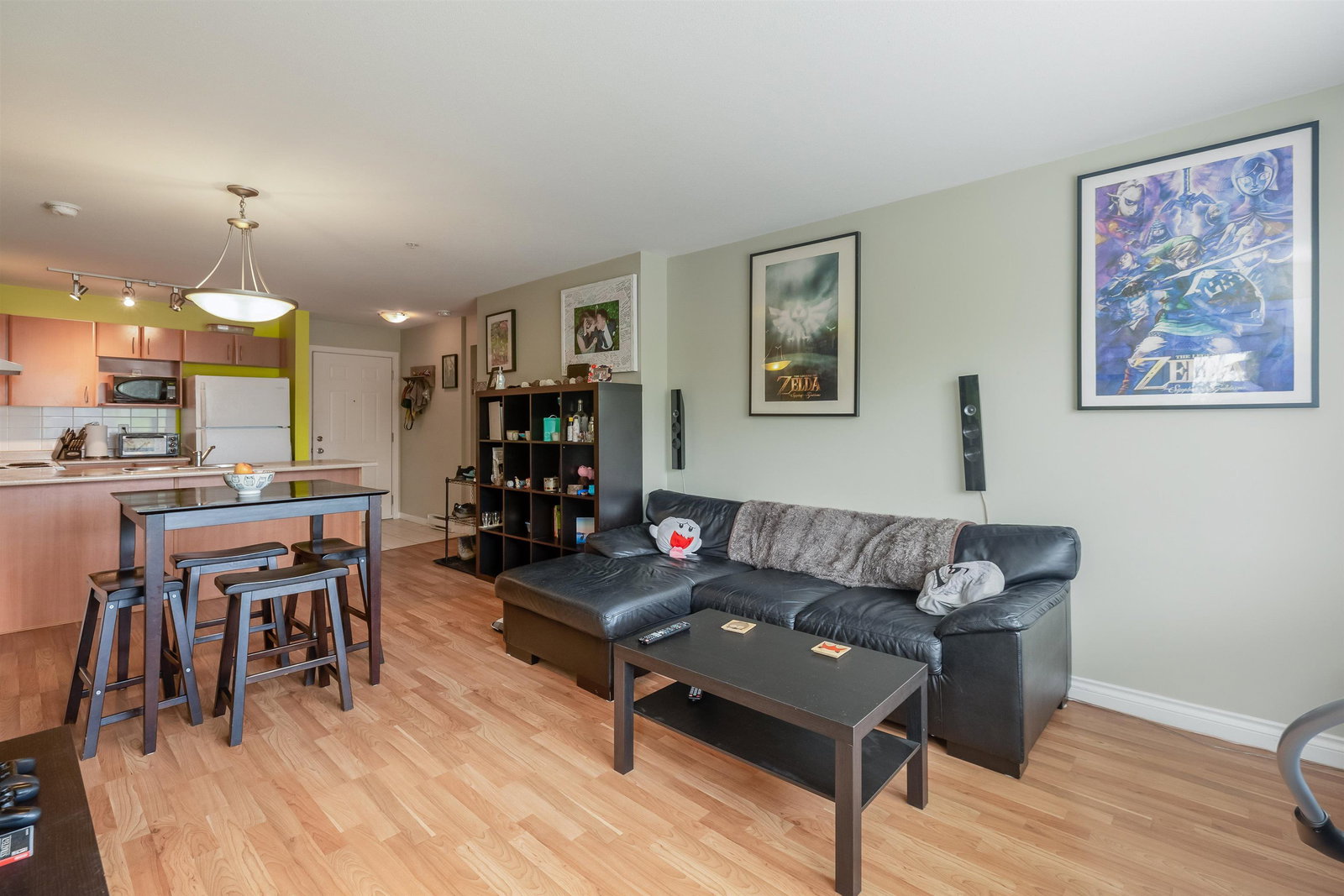Listing Image 6