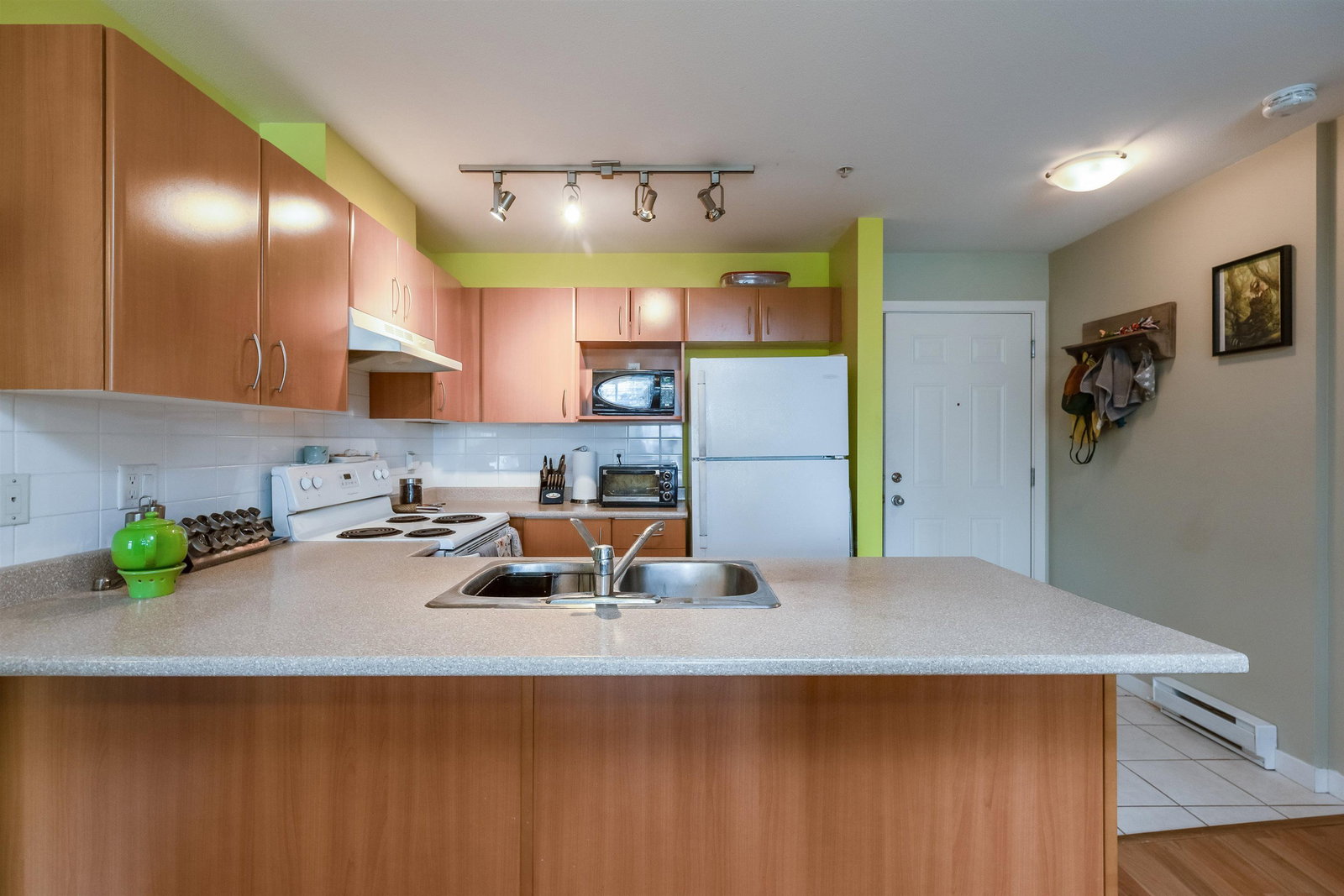 Listing Image 8