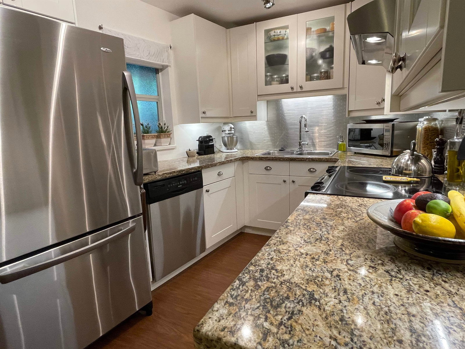 Listing Image 11