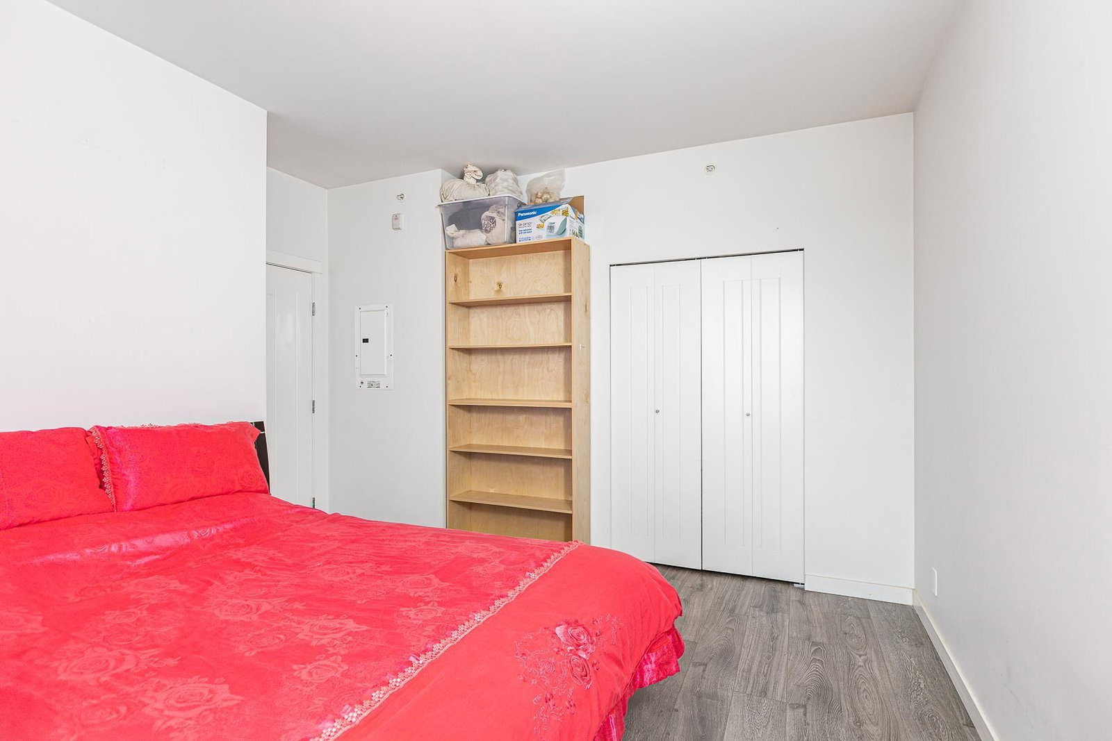 Listing Image 8