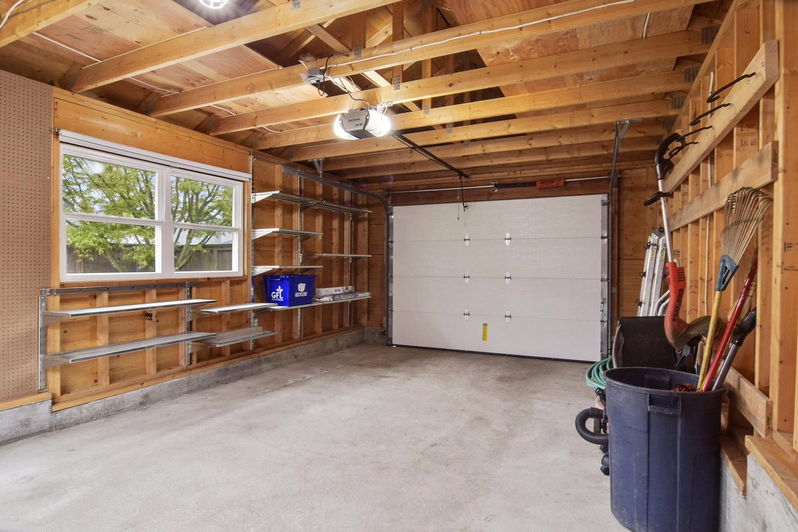 Listing Image 24