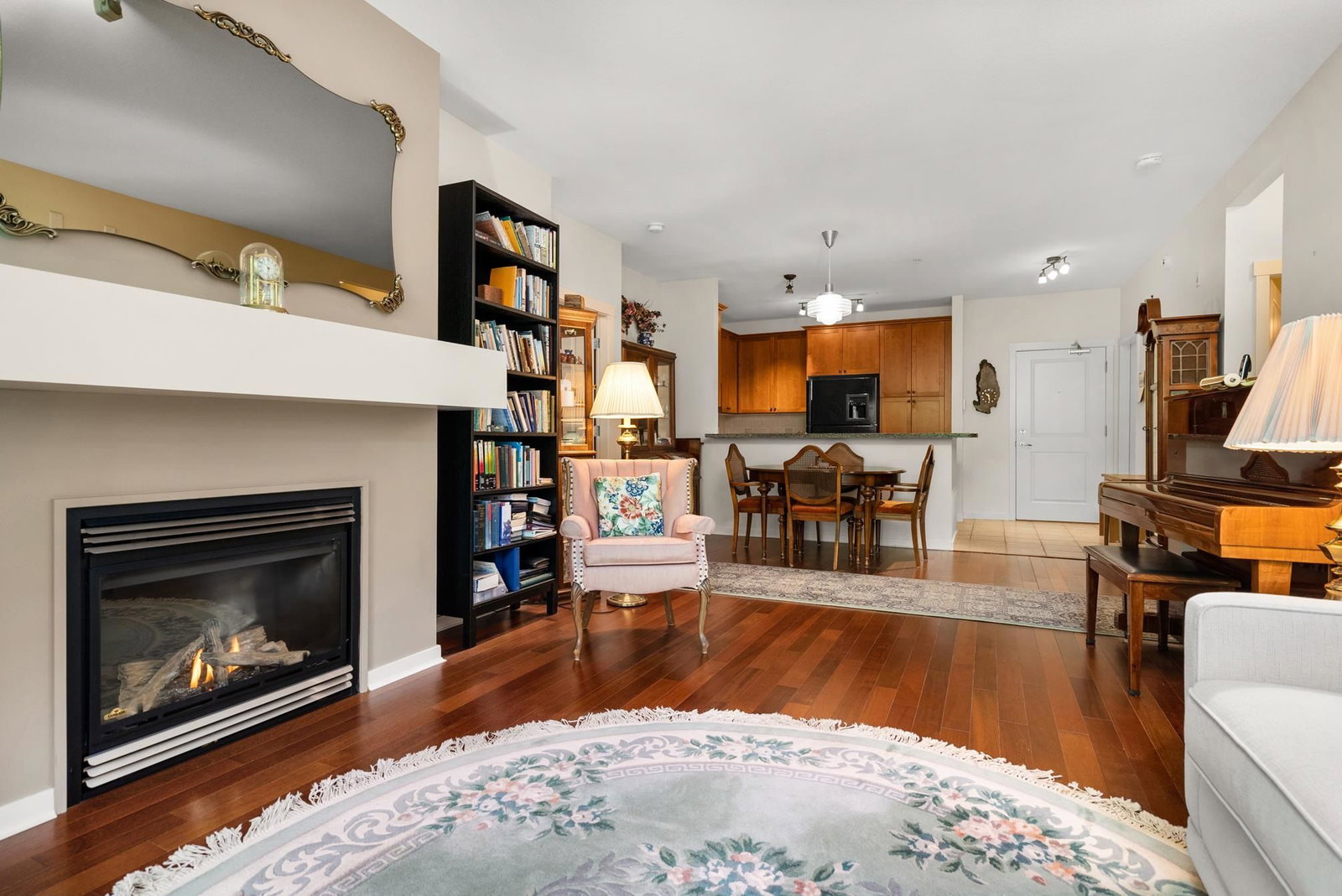 Listing Image 11