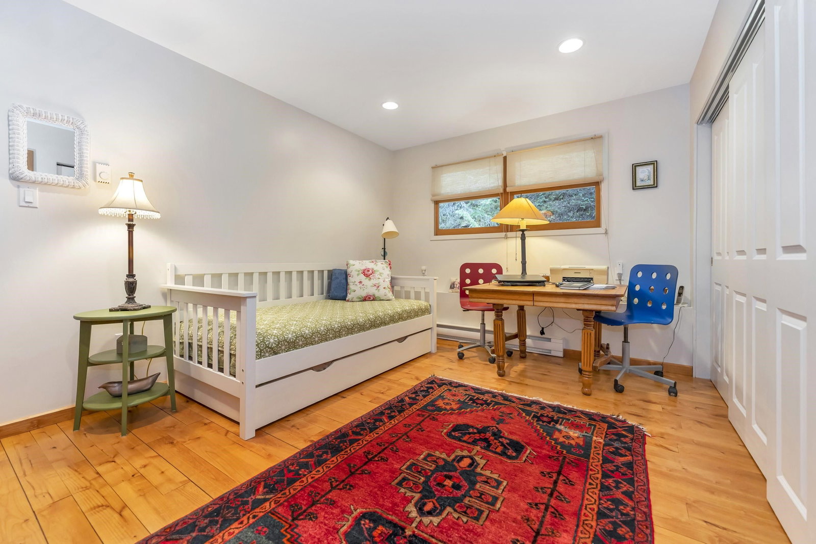 Listing Image 12