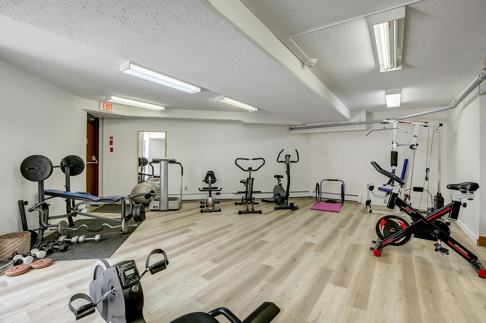 Listing Image 5
