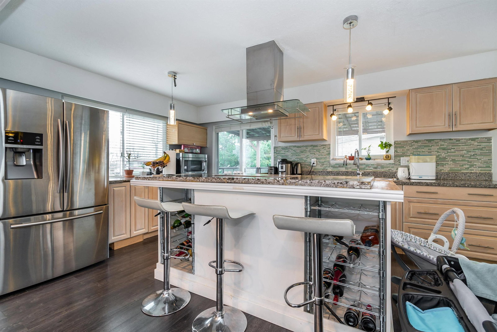 Listing Image 10