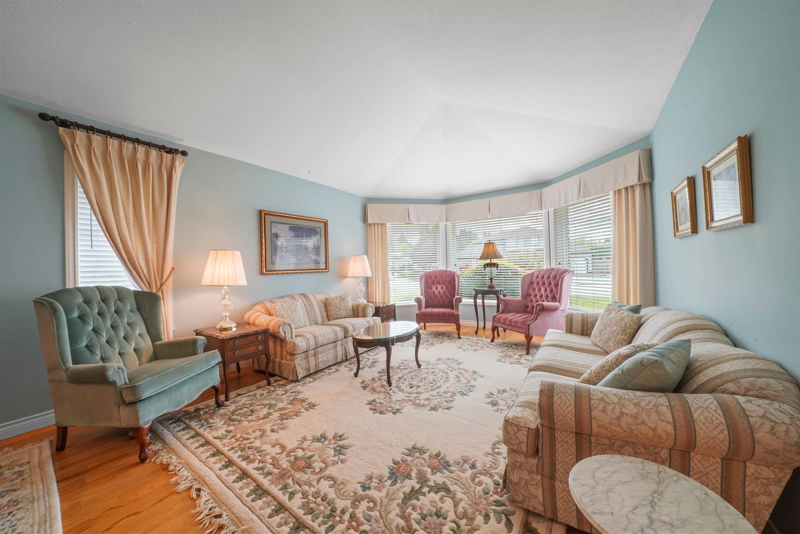 Listing Image 9