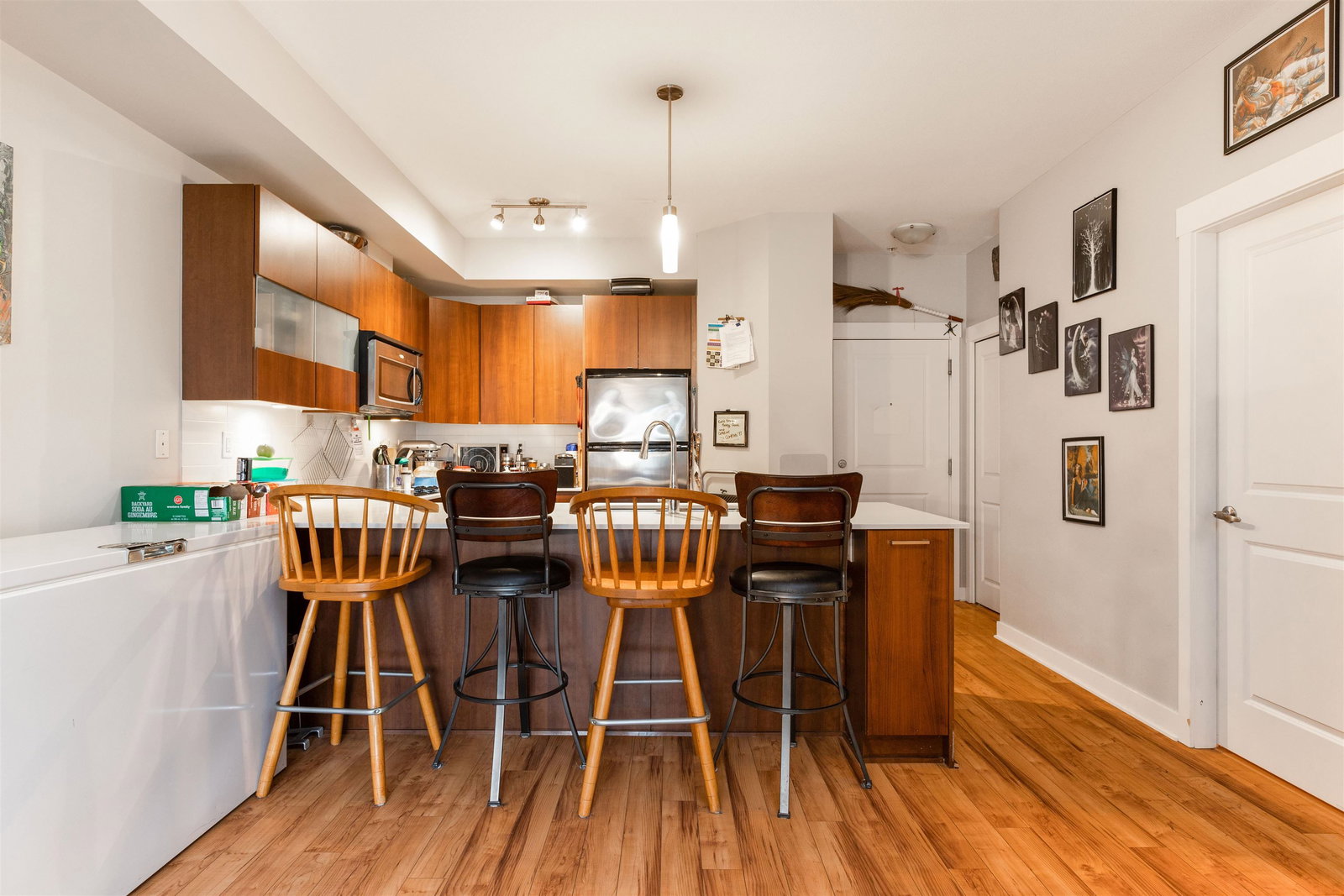 Listing Image 9