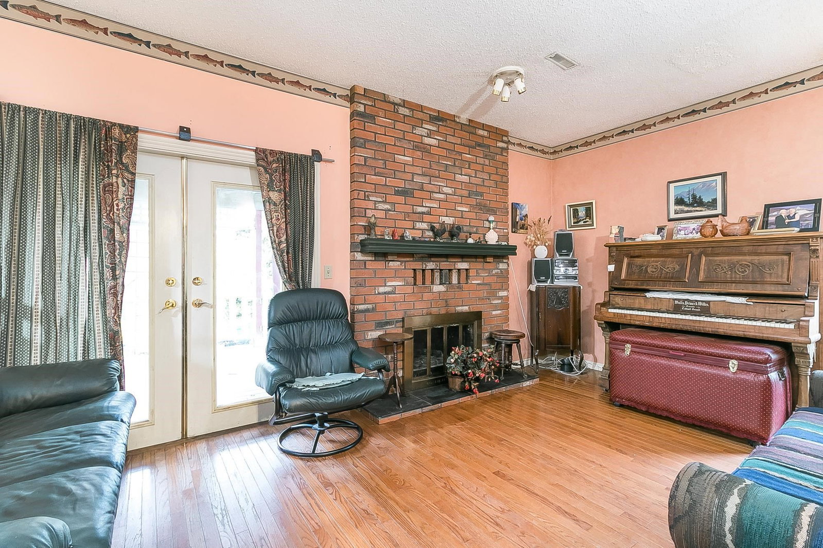 Listing Image 8