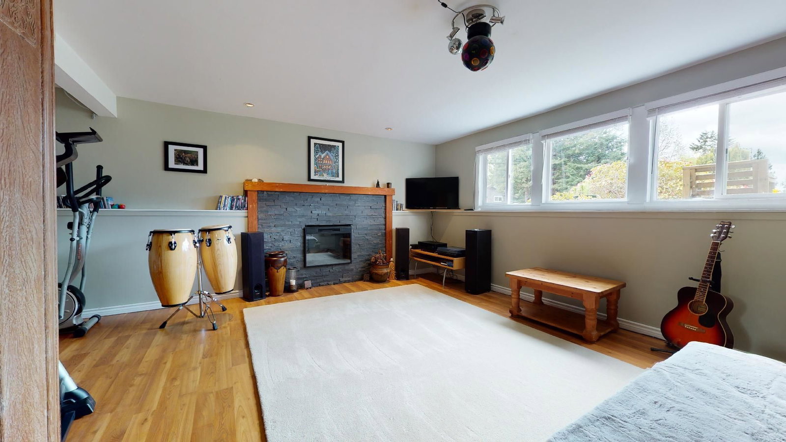 Listing Image 18