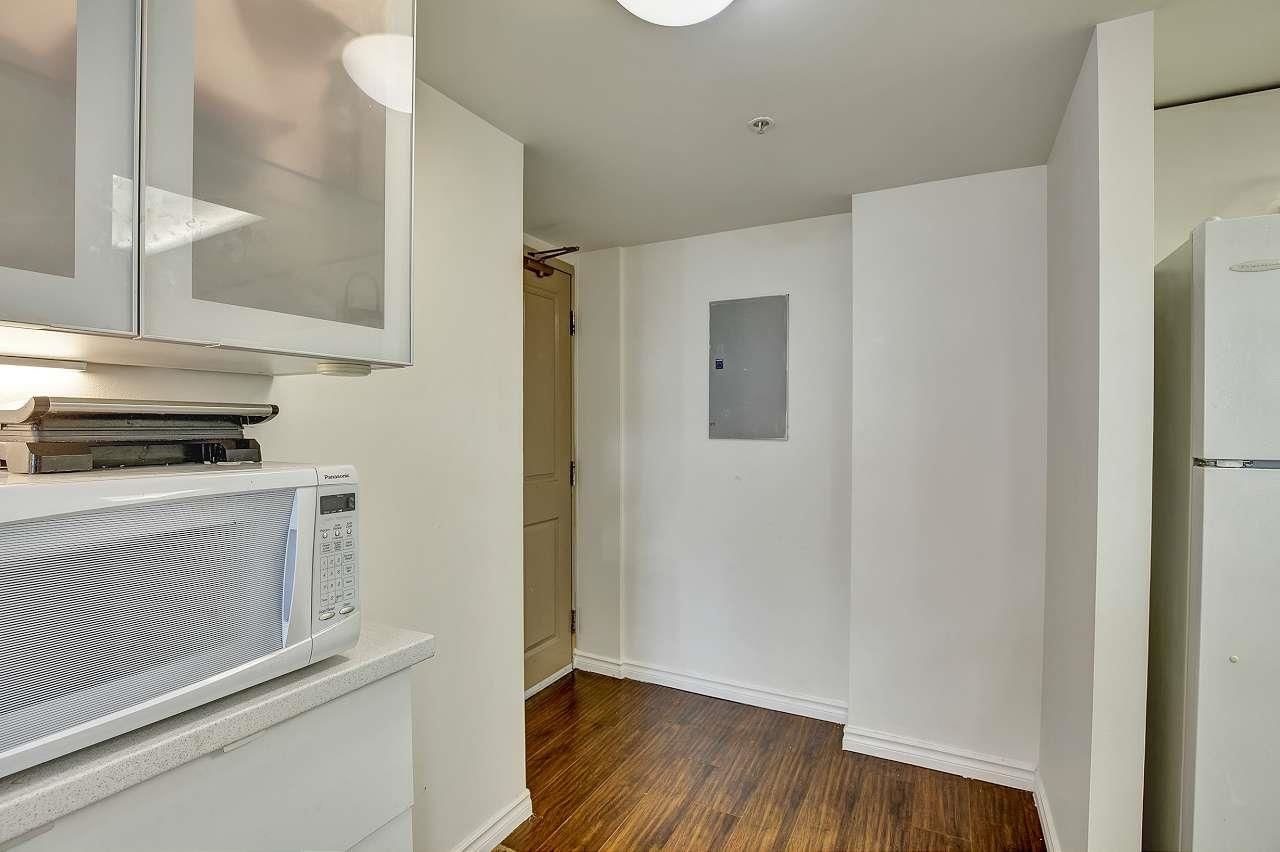 Listing Image 16