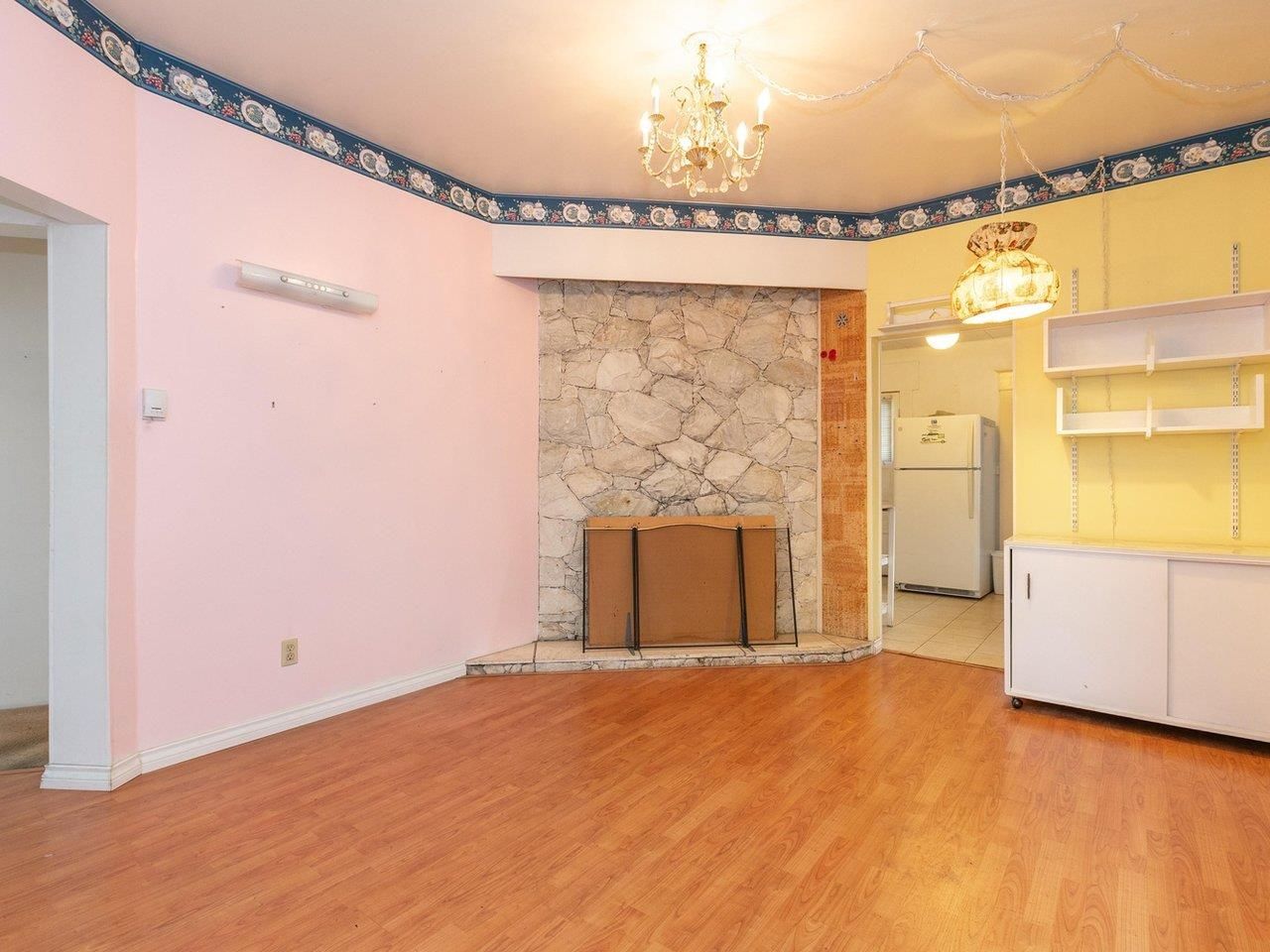 Listing Image 8
