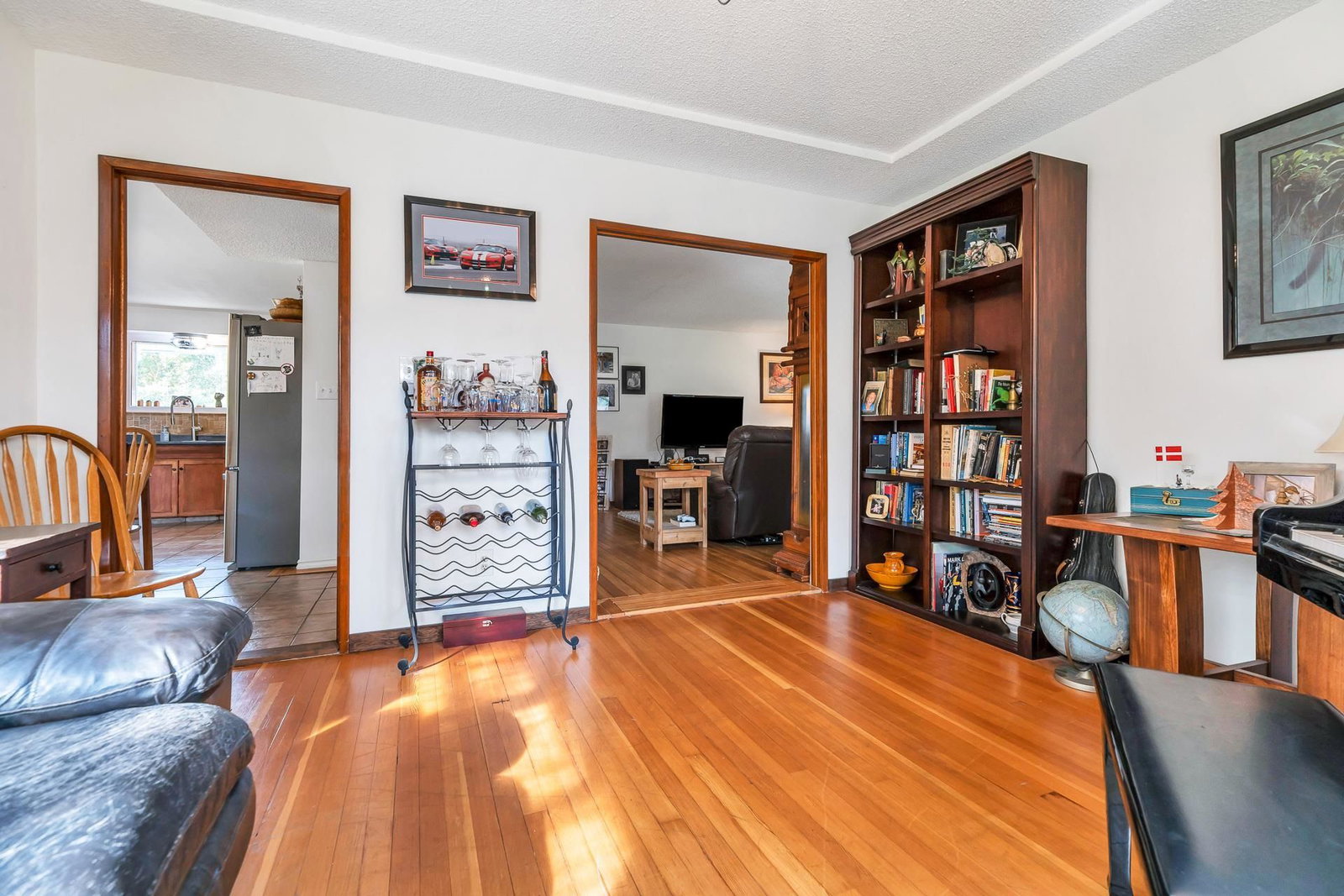 Listing Image 18