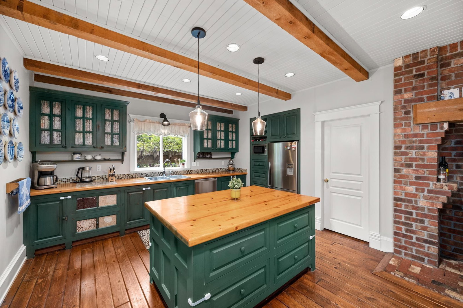 Listing Image 10