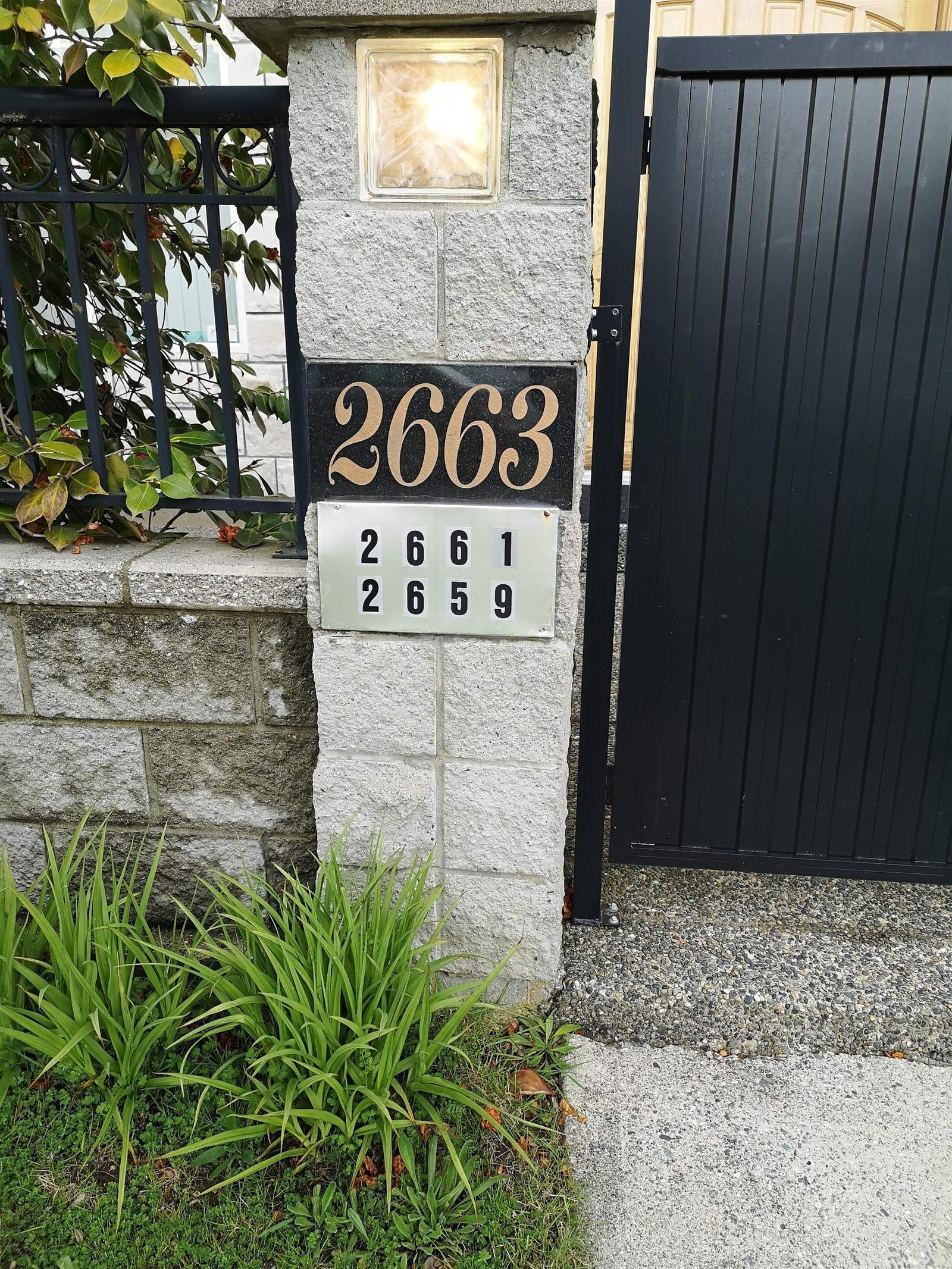 Listing Image 4