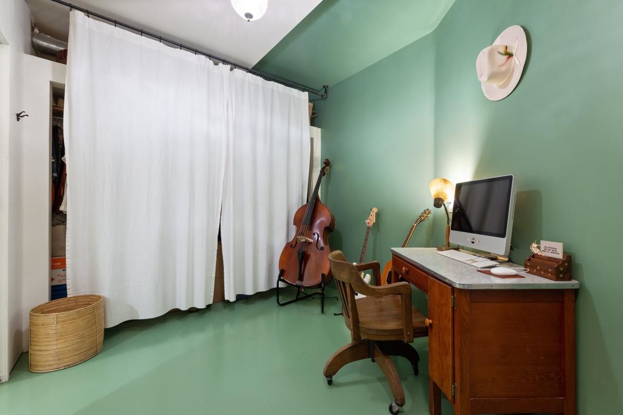 Listing Image 21