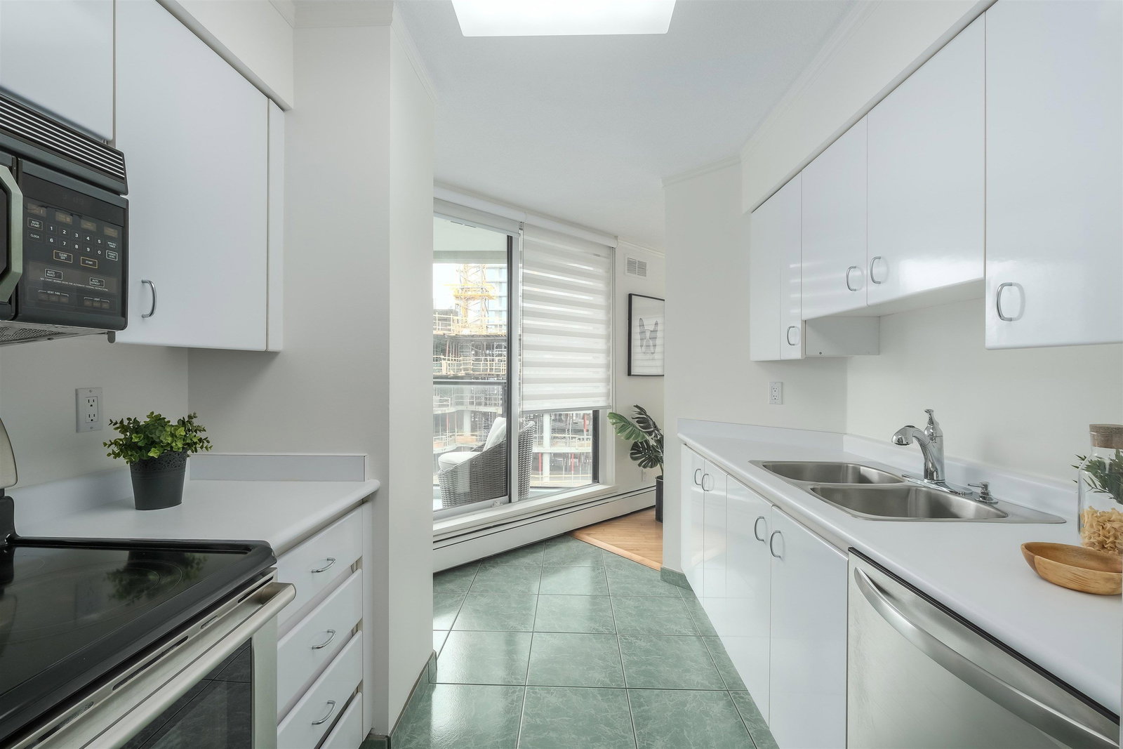 Listing Image 11