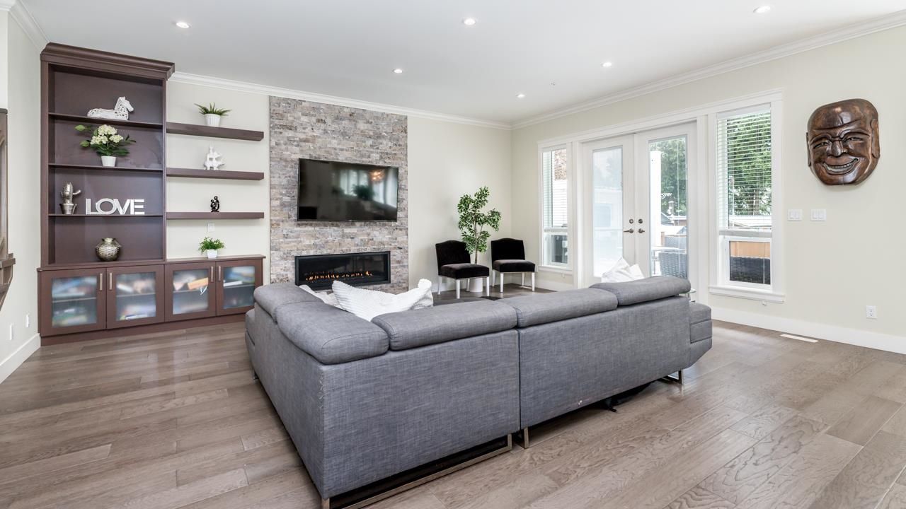 Listing Image 9