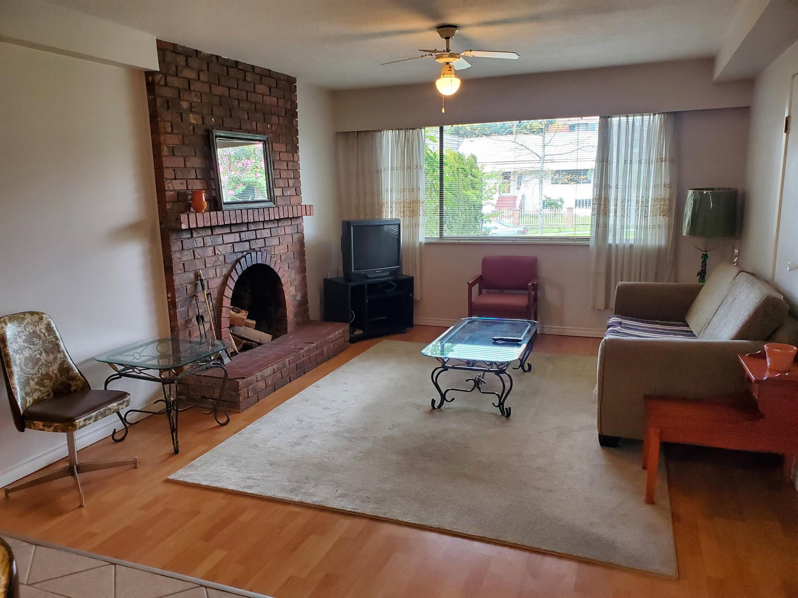 Listing Image 11