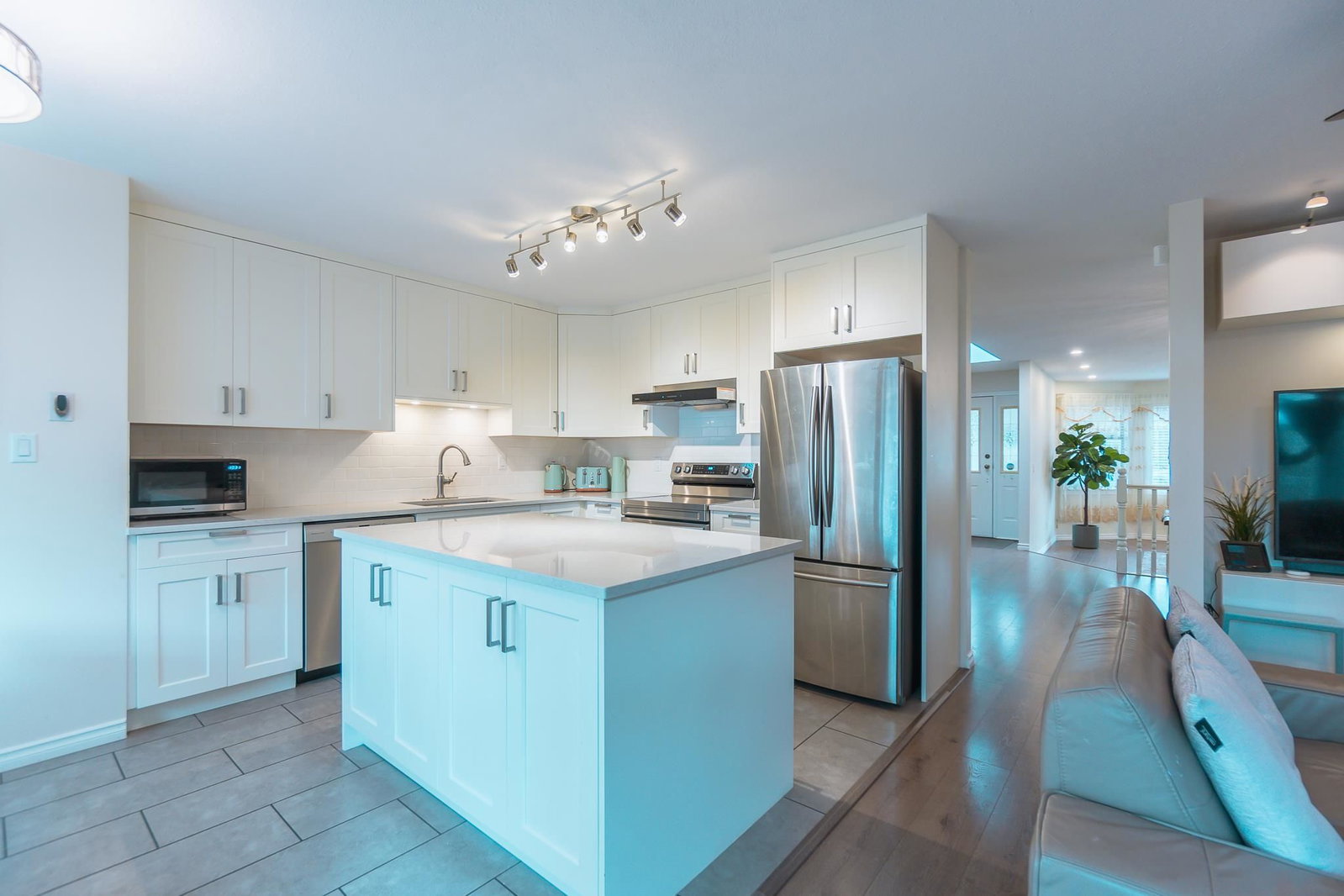 Listing Image 10