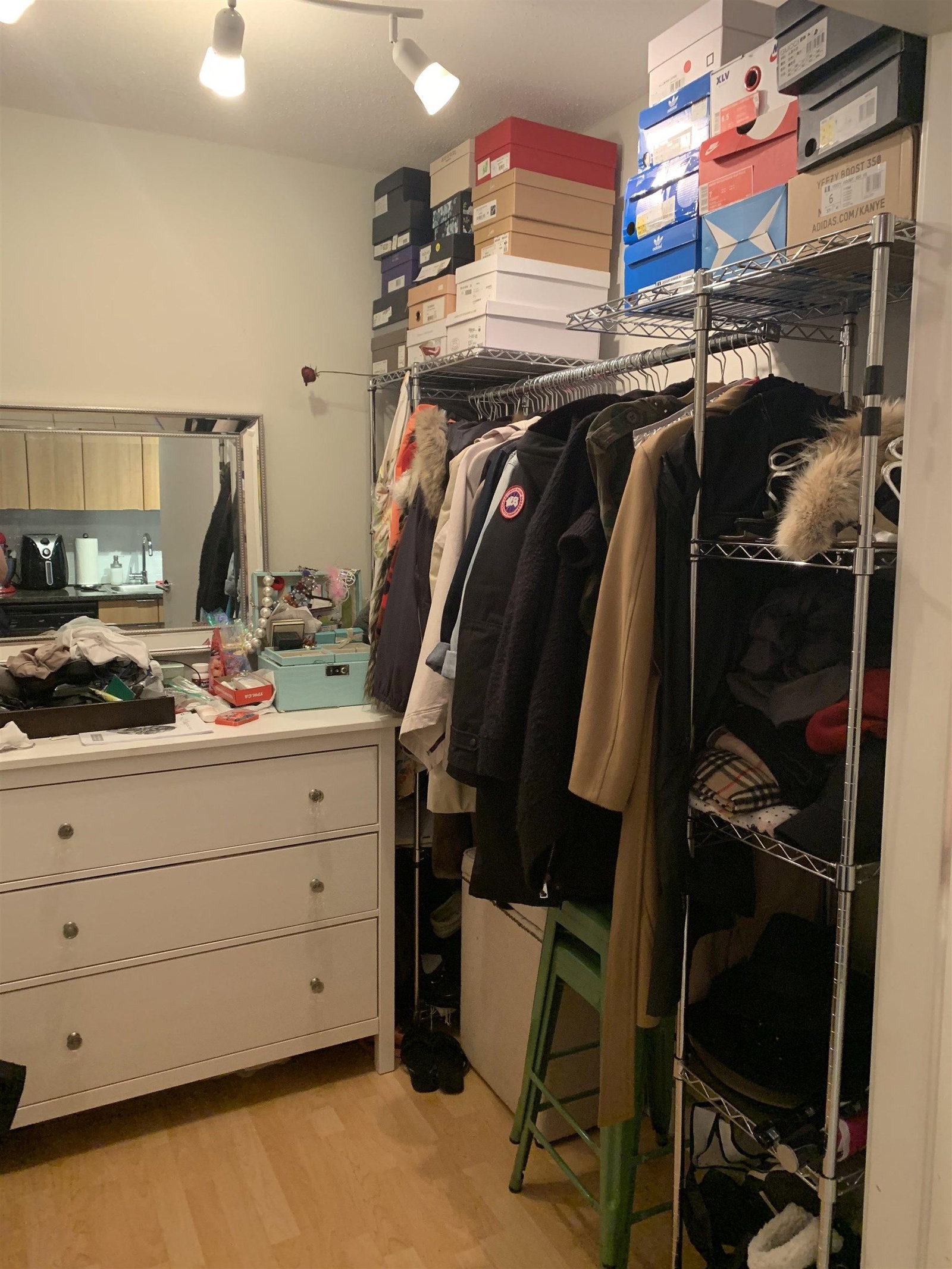 Listing Image 5