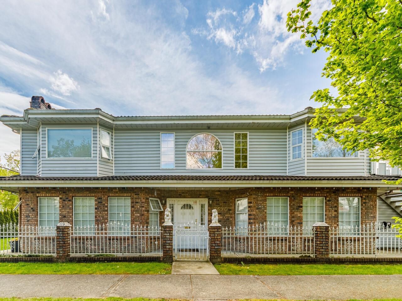 Listing Image 1