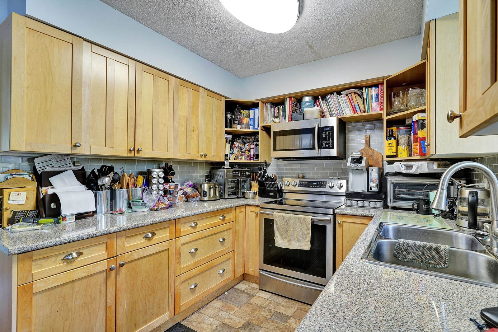 Listing Image 12
