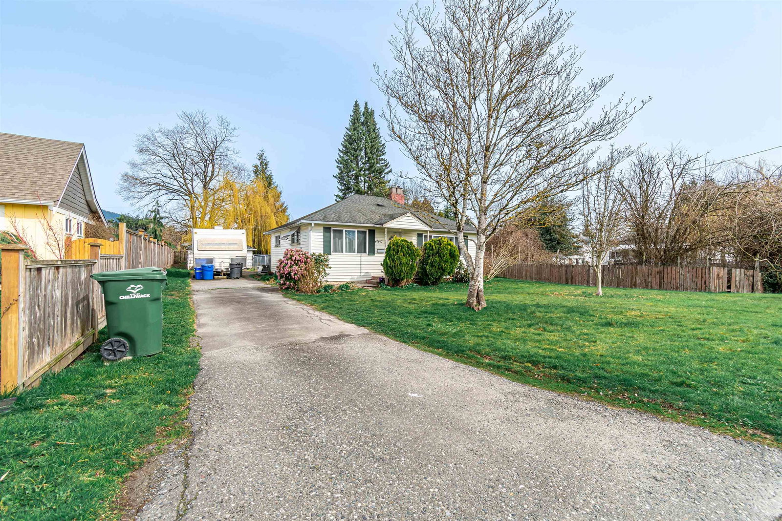 Listing Image 4