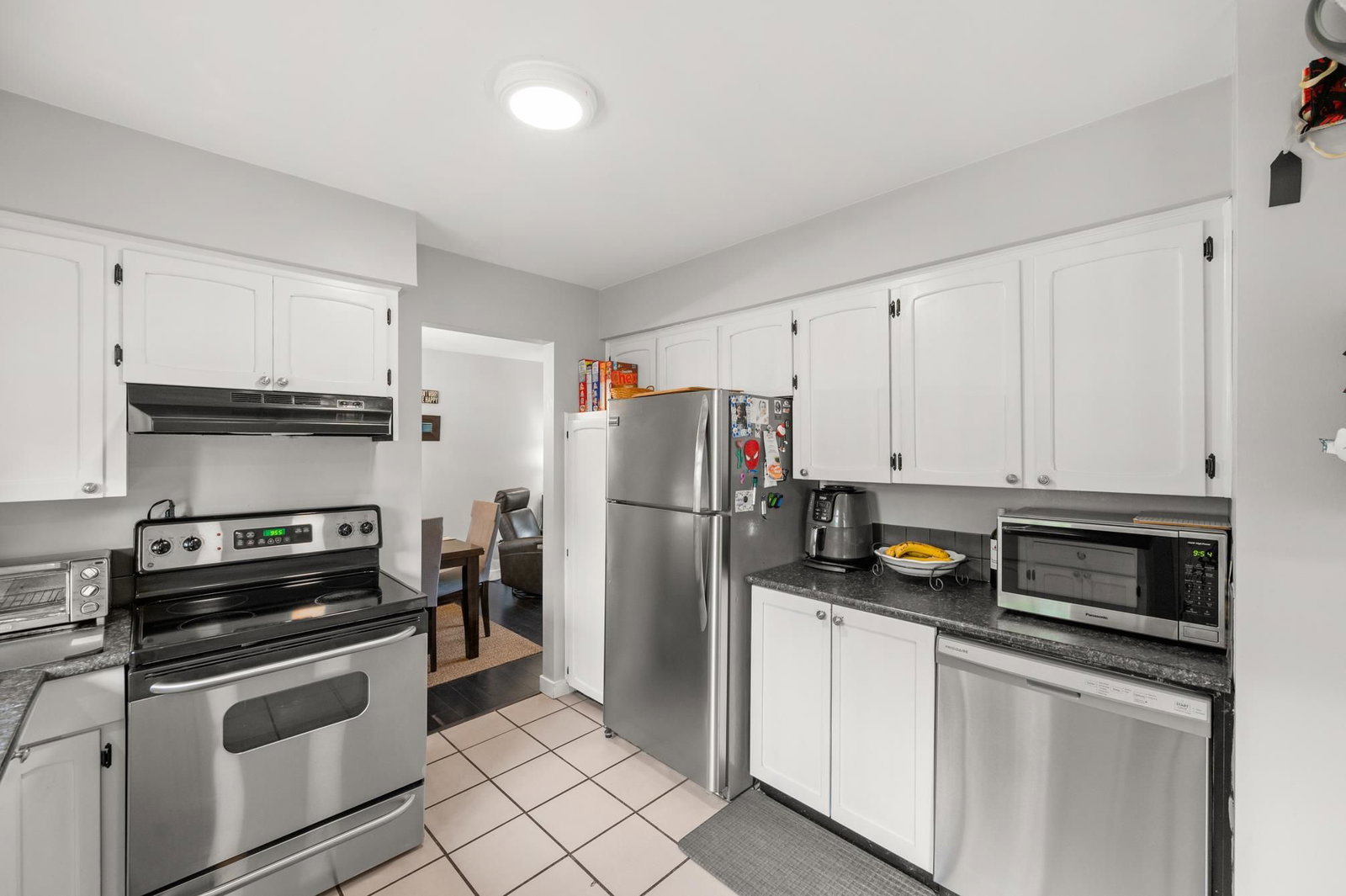 Listing Image 12