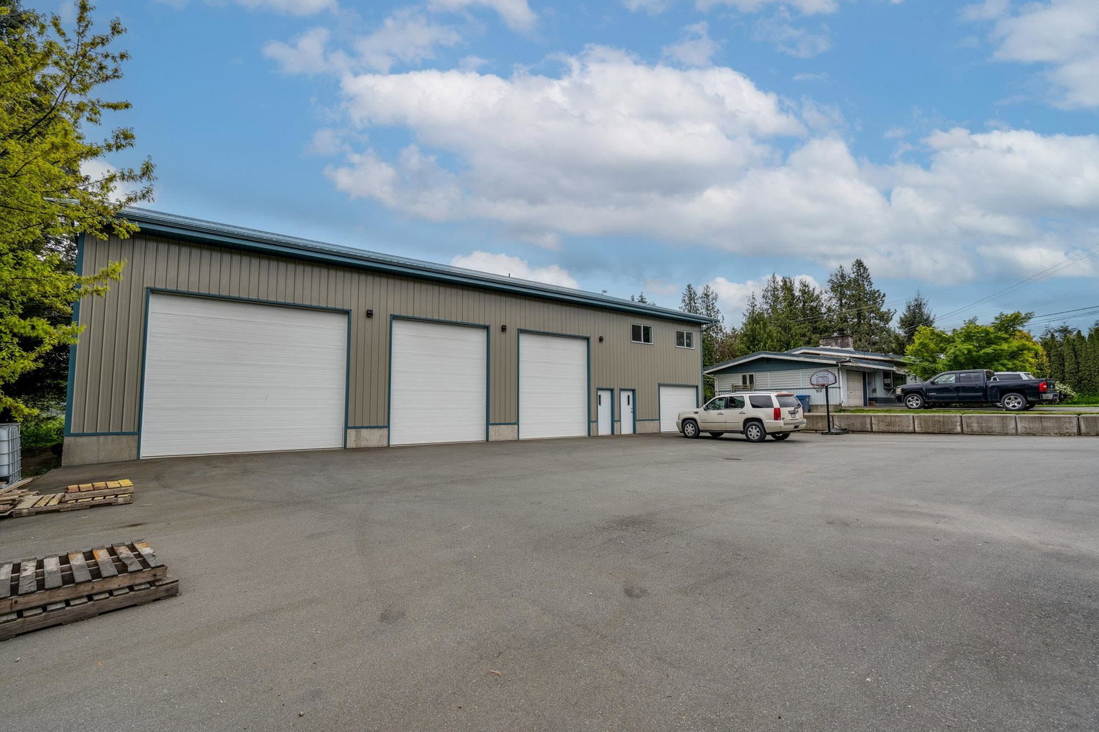 Listing Image 9