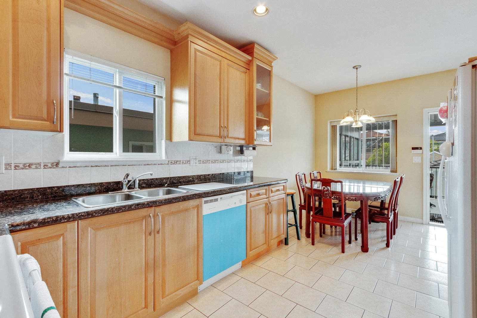 Listing Image 8
